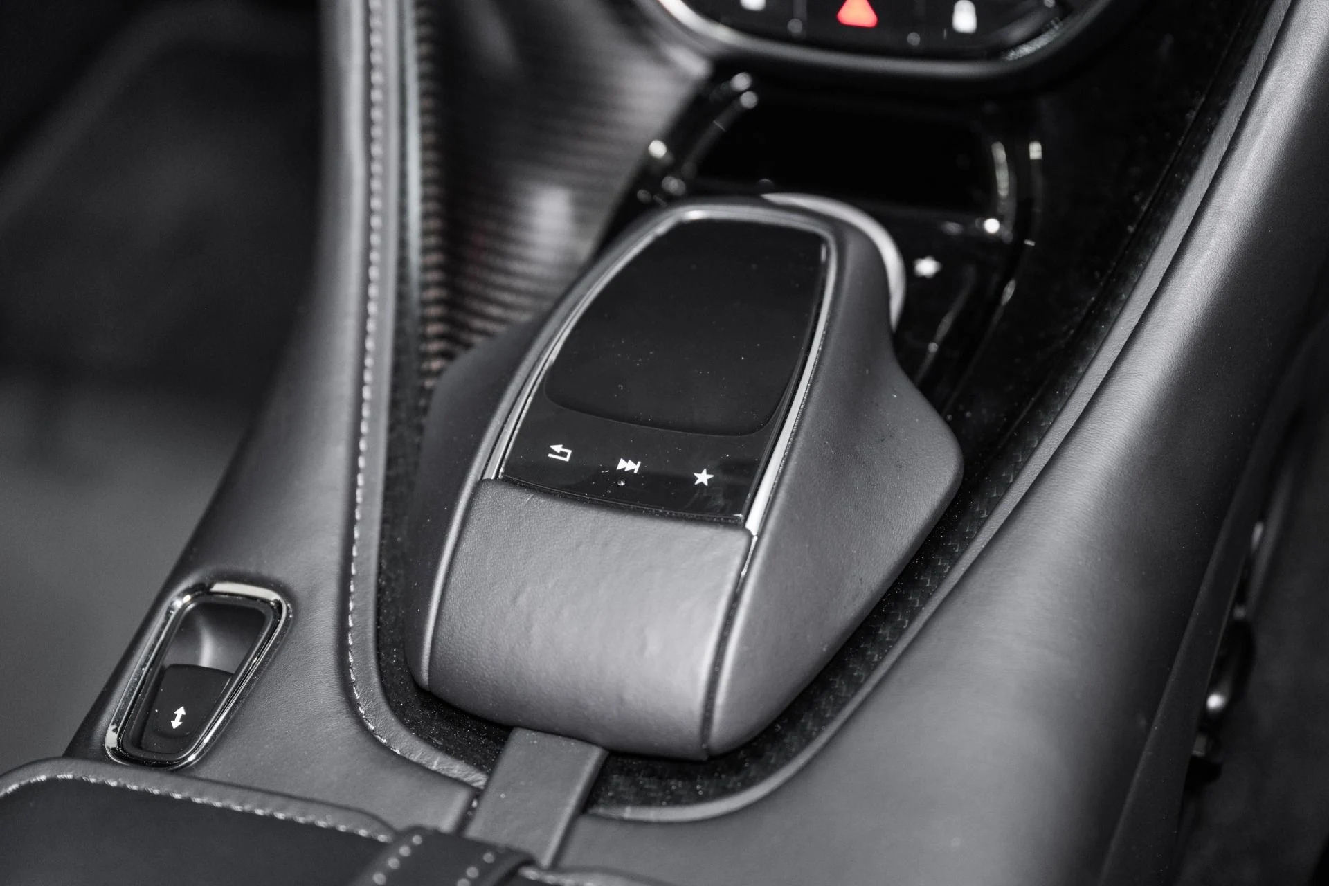 mph030_2440897093_Used_2023_Aston_Martin_DBS_770_Ultimate_1778011376_8b656f65d9