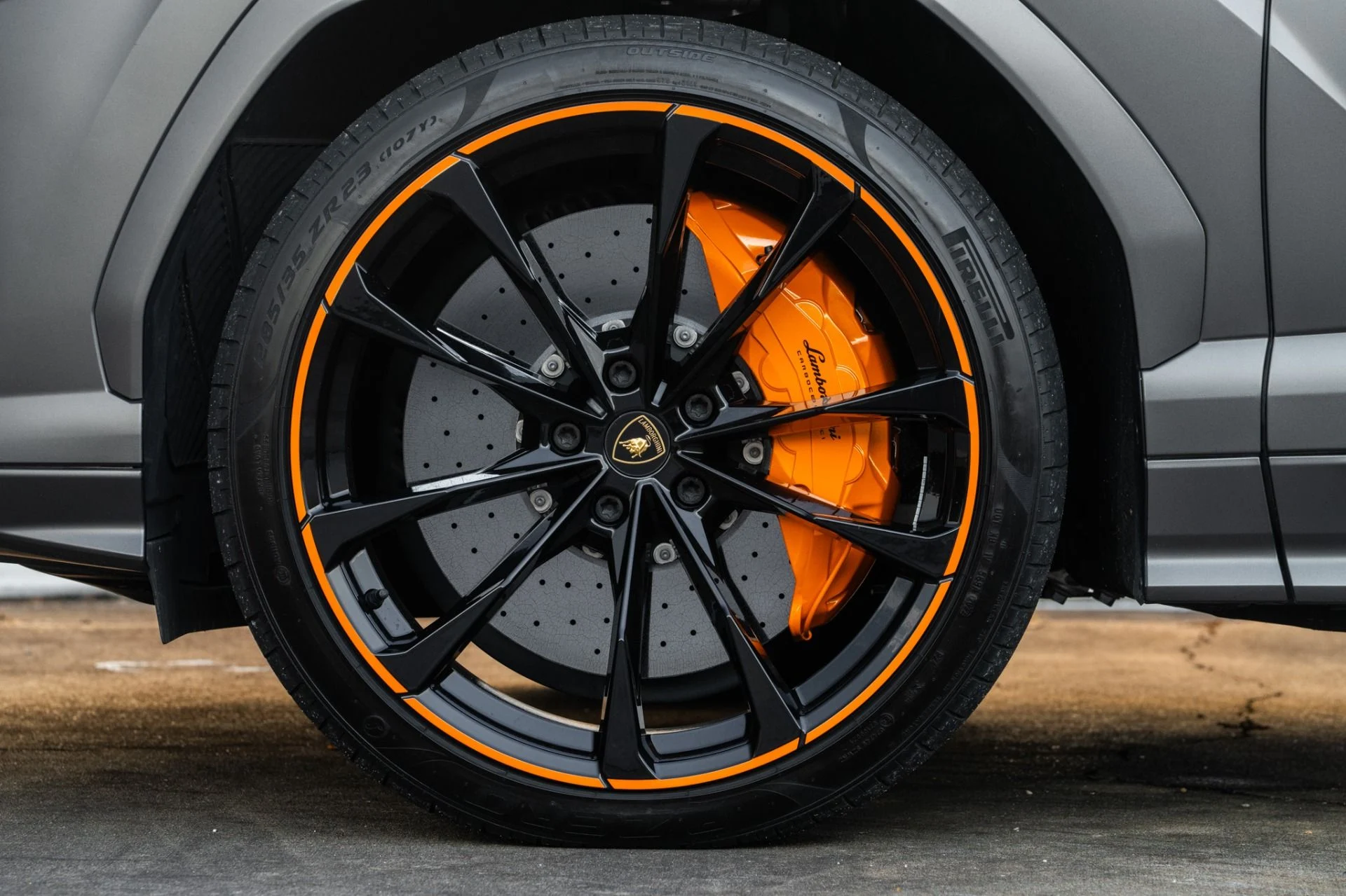 mph030_2443700881_Used_2022_Lamborghini_Urus_Graphite_Capsule_1755805759_9f44b1f80d
