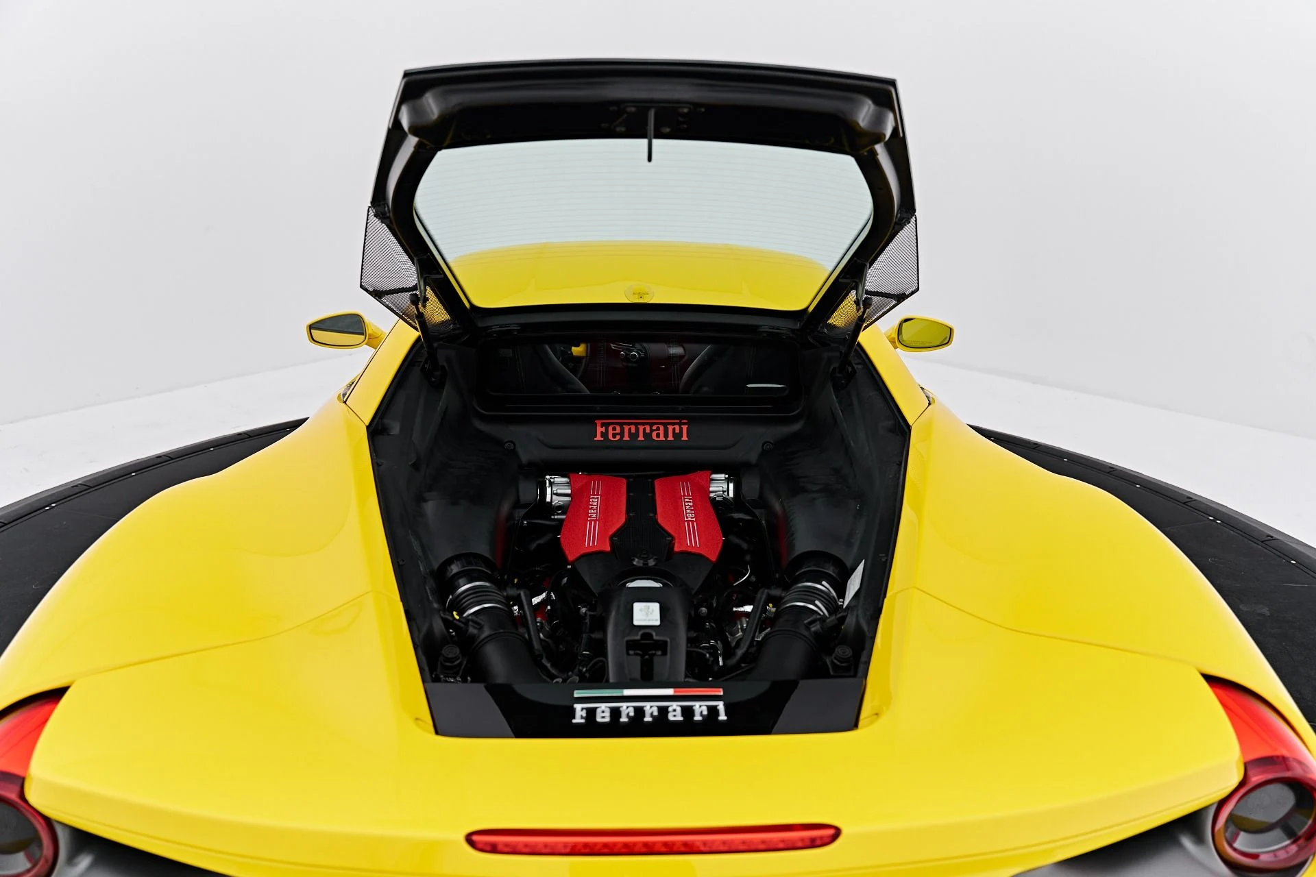 mph030_245369884_Used_2017_Ferrari_488_GTB_Base_1791401188_0a9eae16e4