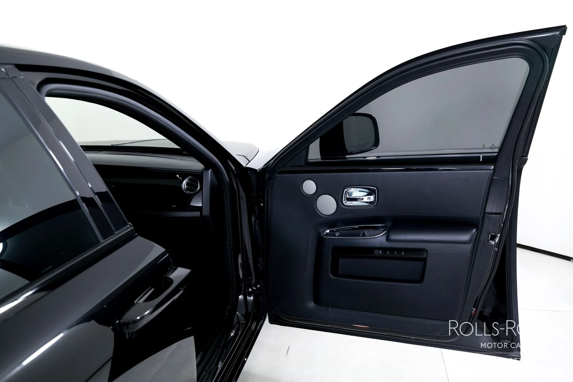 mph030_2458215875_Used_2011_Rolls_Royce_Ghost_1781189542_e457ef4332