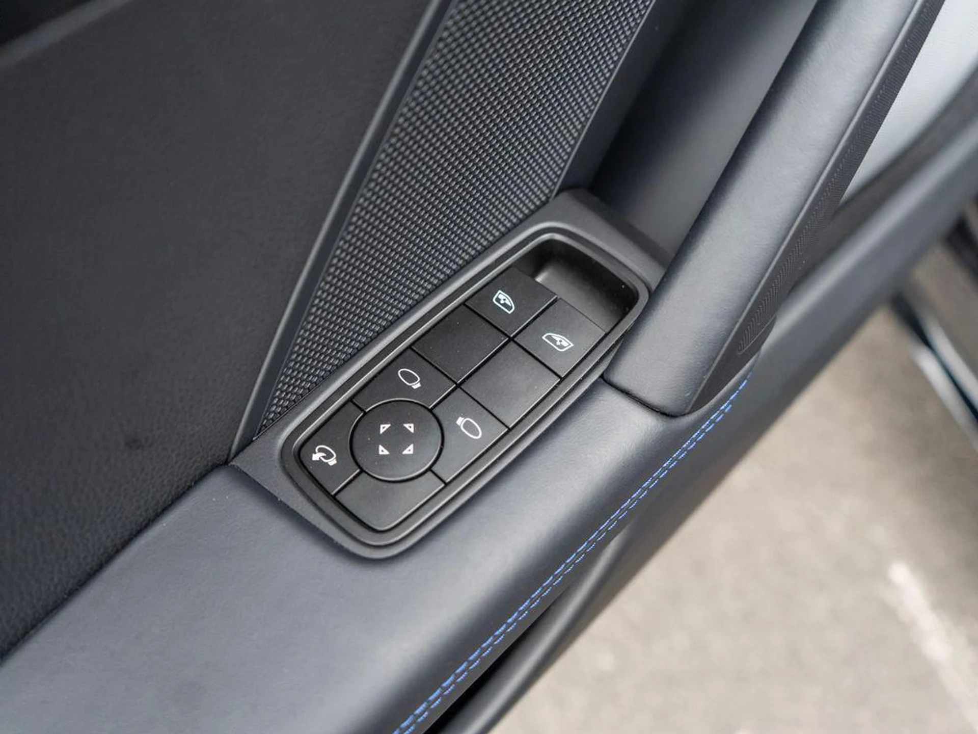 mph030_2462659031_J6_Ij_VG_73_Mk_S_Nx4_T_Tg_Io0j_Ebc_HOM_d3f3b34a75