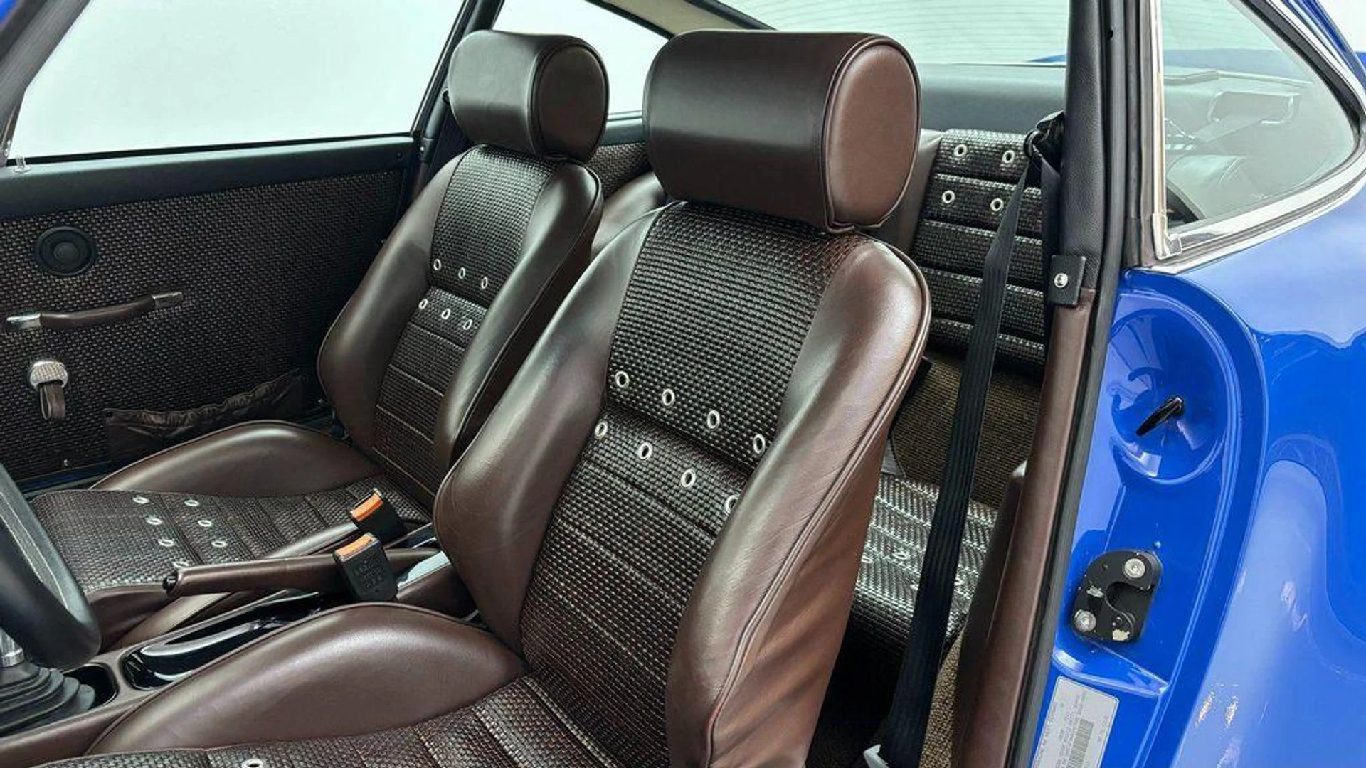 mph030_2468135645_gw_Fbkb_Lxfb9d_Ey0_W_Ph_Xwcd_RBC_M_555e6461a8