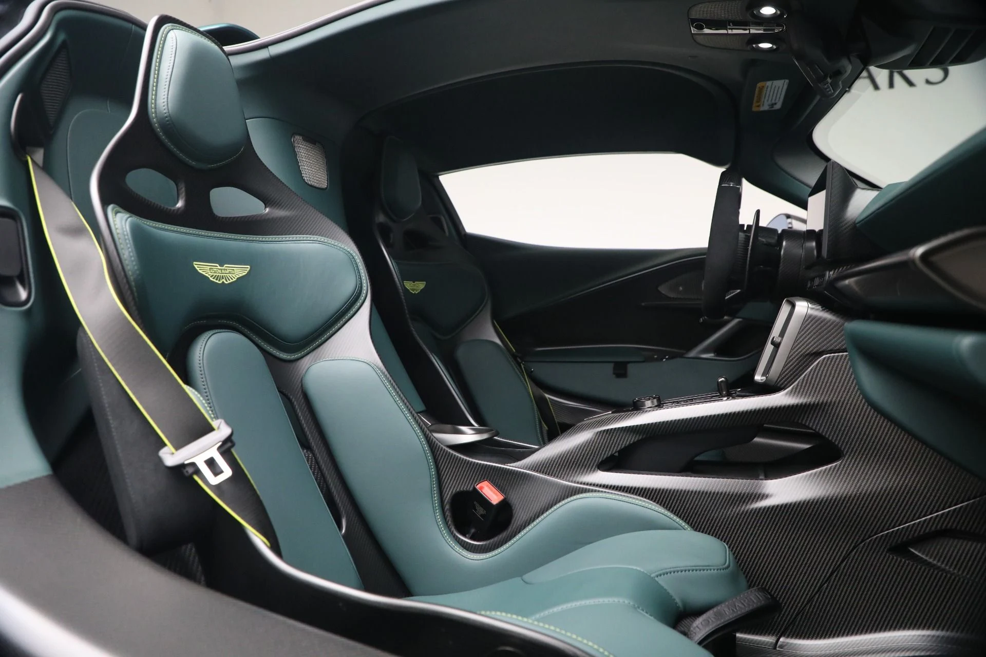 mph030_2468699817_New_2026_Aston_Martin_Valhalla_1779312617_98b6c7e050