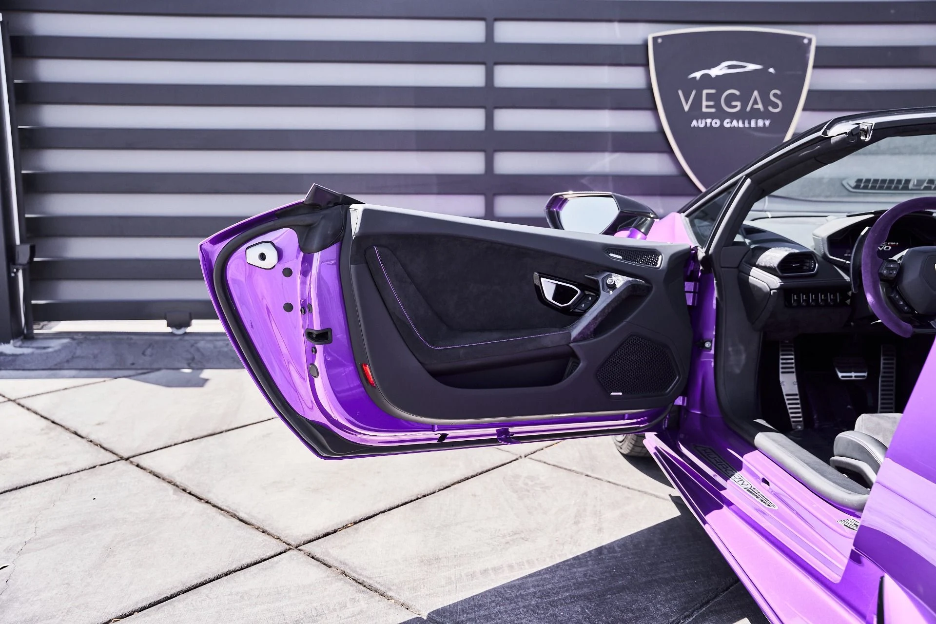 mph030_2470537913_Used_2024_Lamborghini_Huracan_EVO_Base_1776733876_17de664aa2