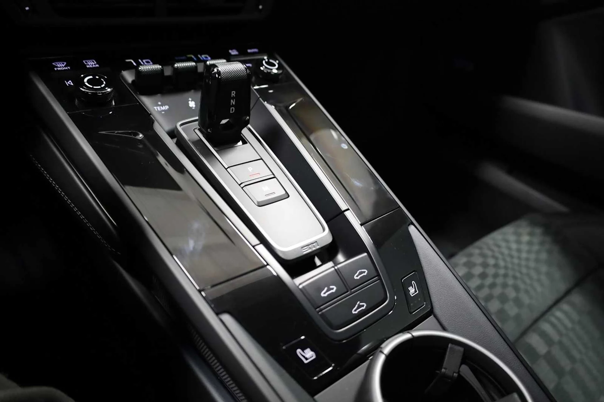 mph030_2478710913_b3d39fca60e3421c6e9b37257751e384_fb092441af