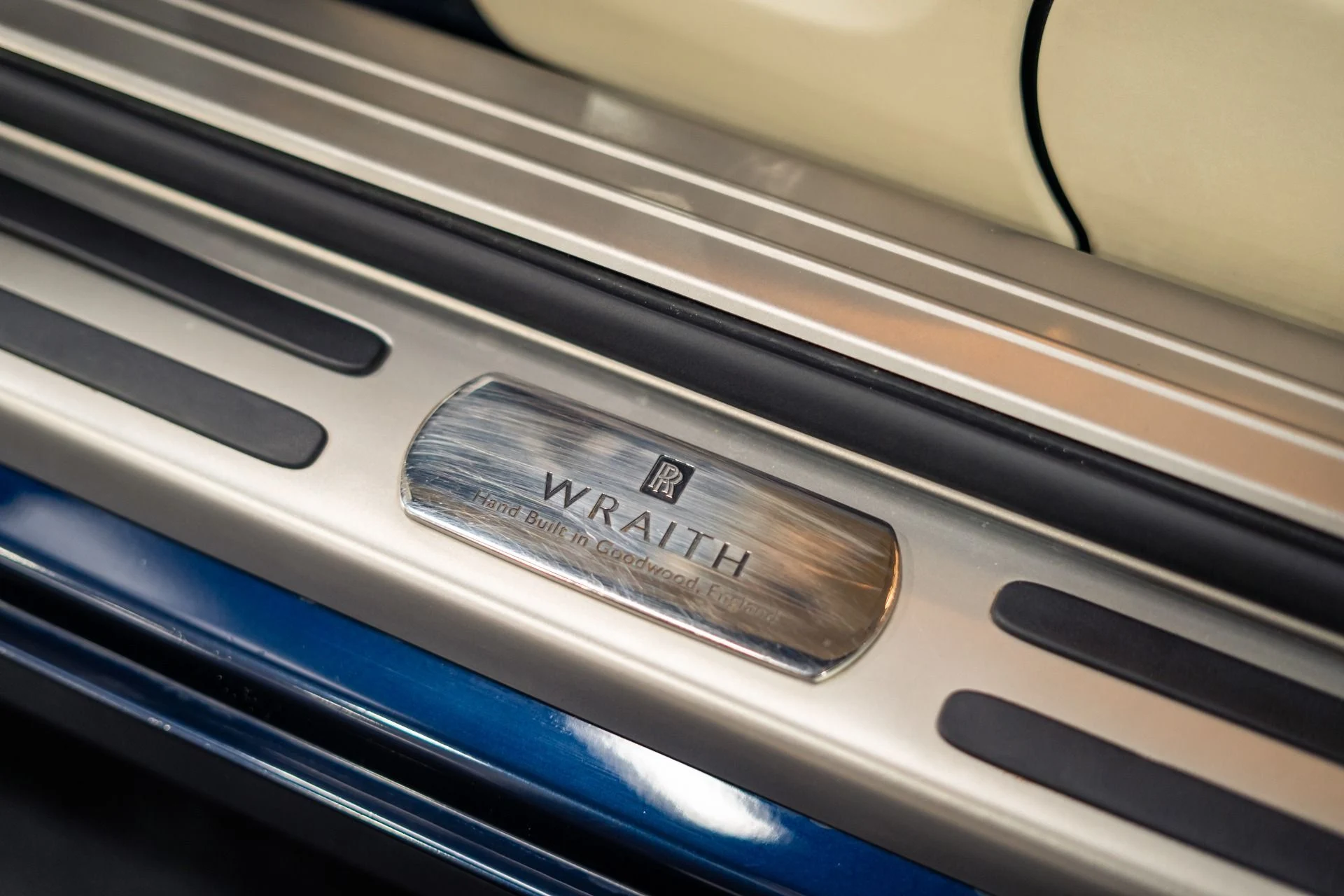 mph030_2479593876_Used_2014_Rolls_Royce_Wraith_Bespoke_Interior_1784145568_5606ff982d