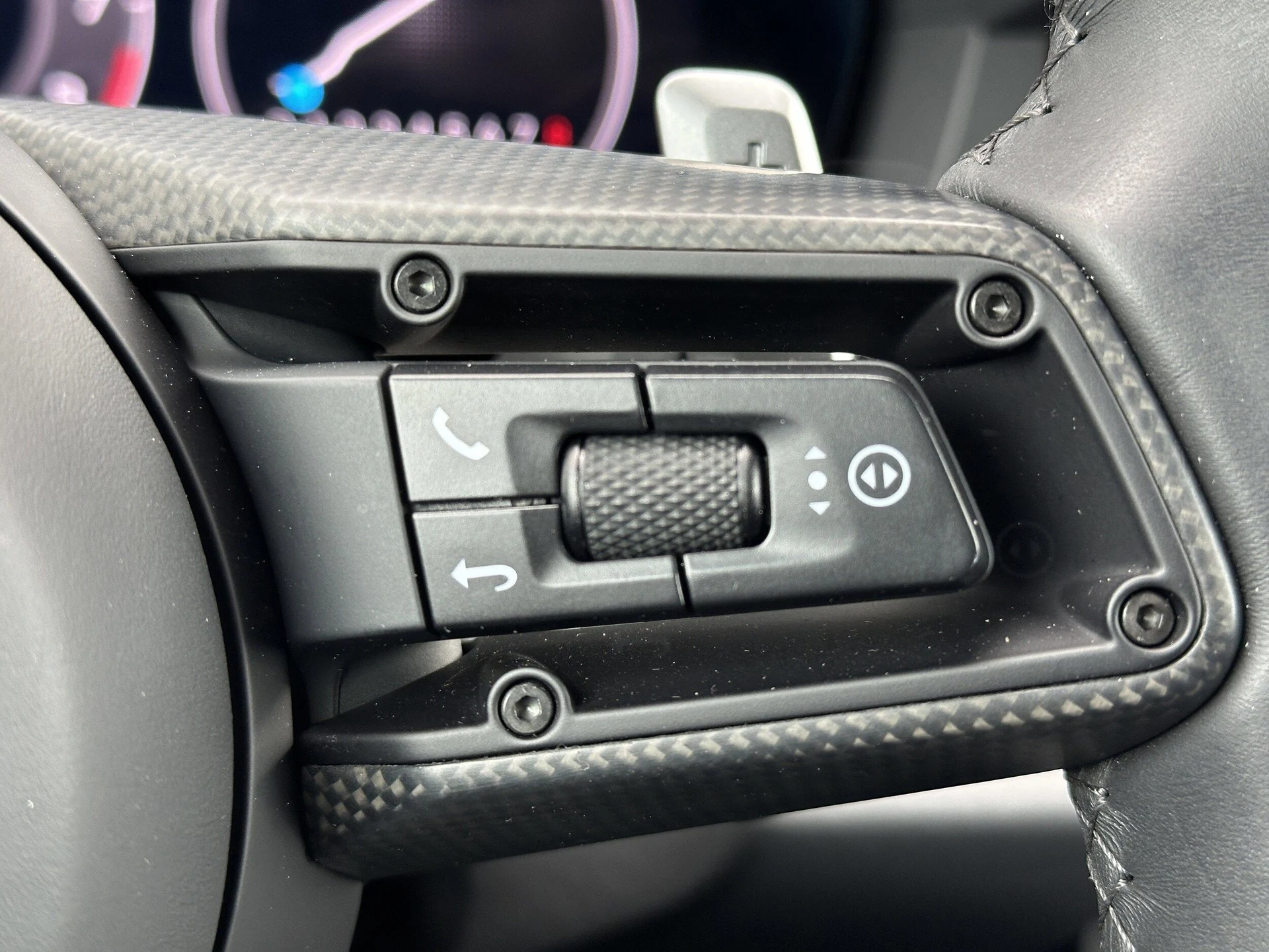 mph030_248940581_0e03cfae1f3927c9915df137ee15210ax_eaeb939071