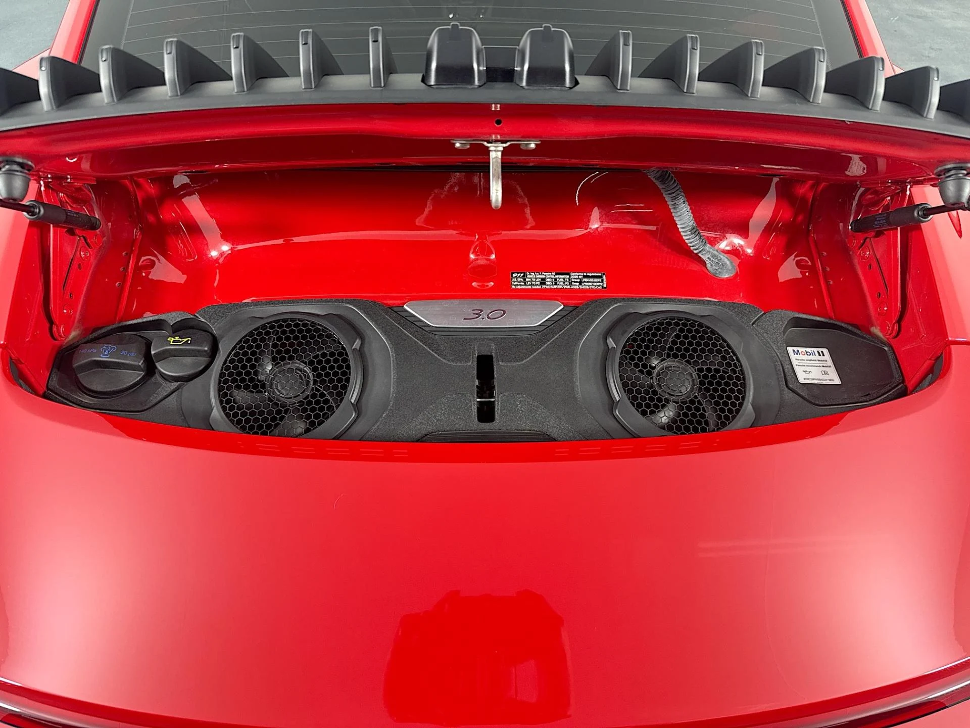 mph030_2489978528_Used_2020_Porsche_911_Carrera_1782937913_f2fb29c825