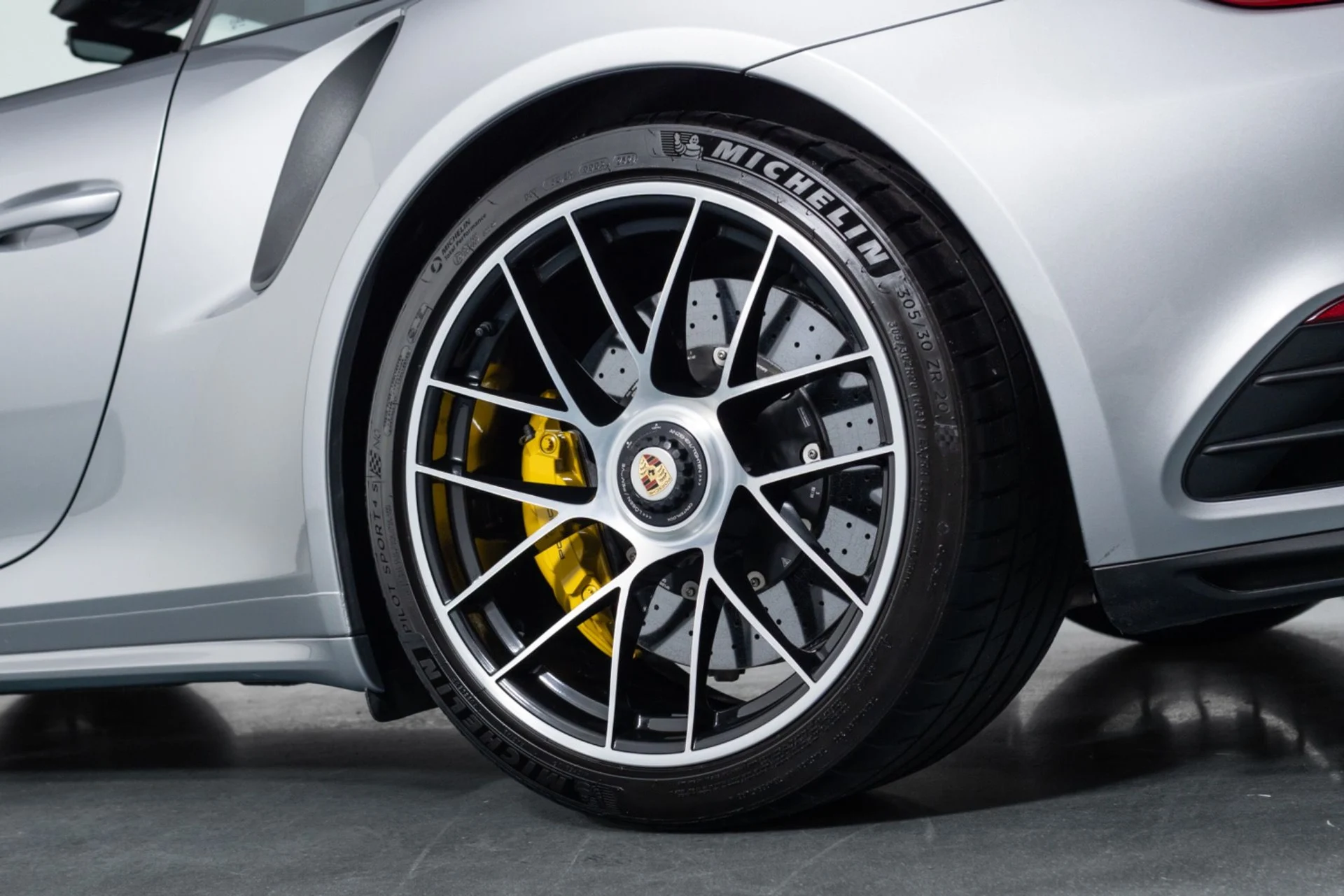 mph030_2491675329_Used_2019_Porsche_911_Turbo_S_1782003484_8e24466d02