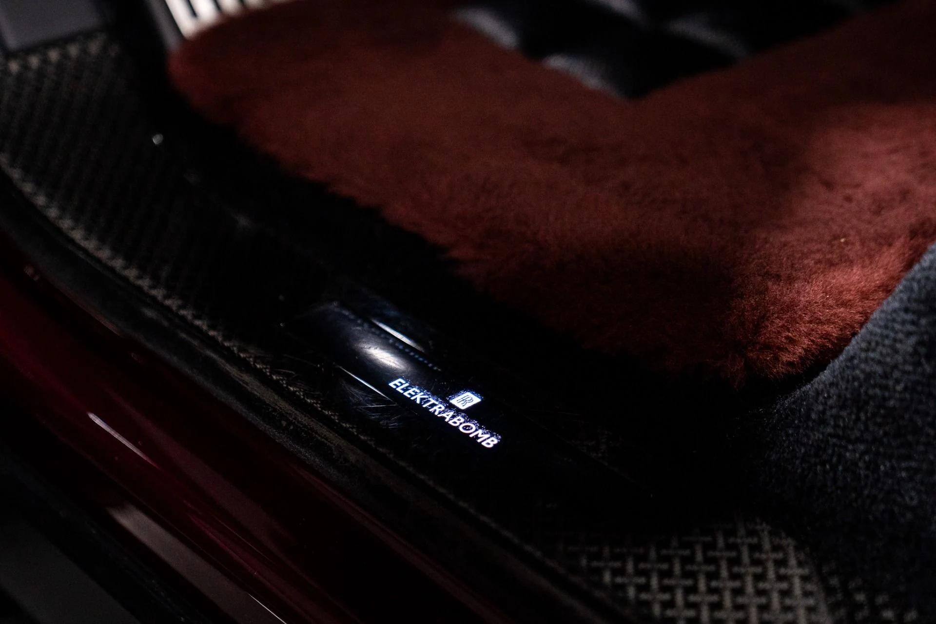 mph030_2491935089_Used_2022_Rolls_Royce_Black_Badge_Cullinan_Urban_Automotive_Widebody_HRE_wheels_1771025281_28c2e9cca3