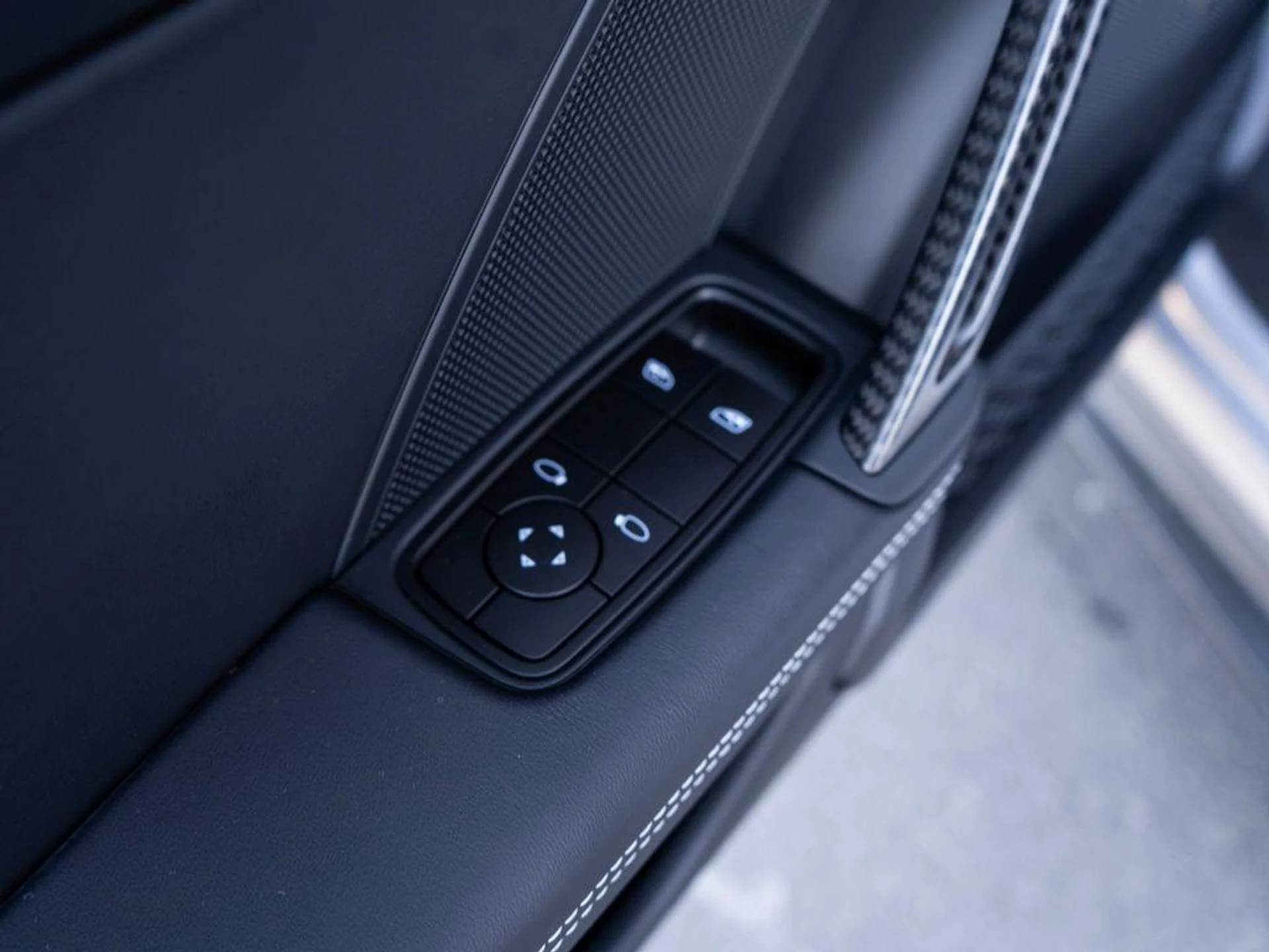 mph030_2493047245_gx4_LTE_0a_J_m0e_VO_6gbh_X5i_VSJ_Lo_413a6ee73b