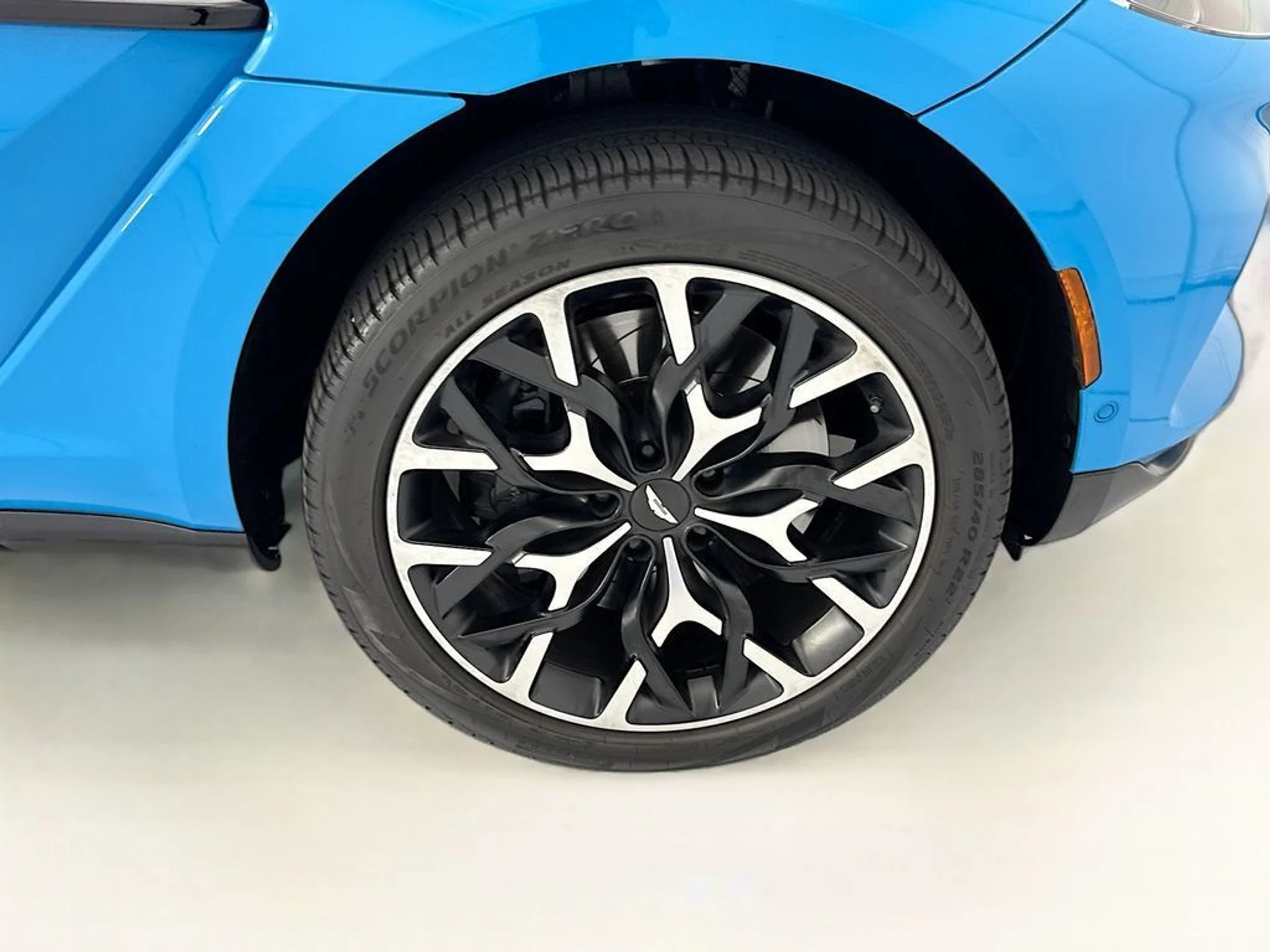 mph030_2501349756_used_2022_aston_martin_dbx_awd_8119_23003942_31_1024_6a75660658