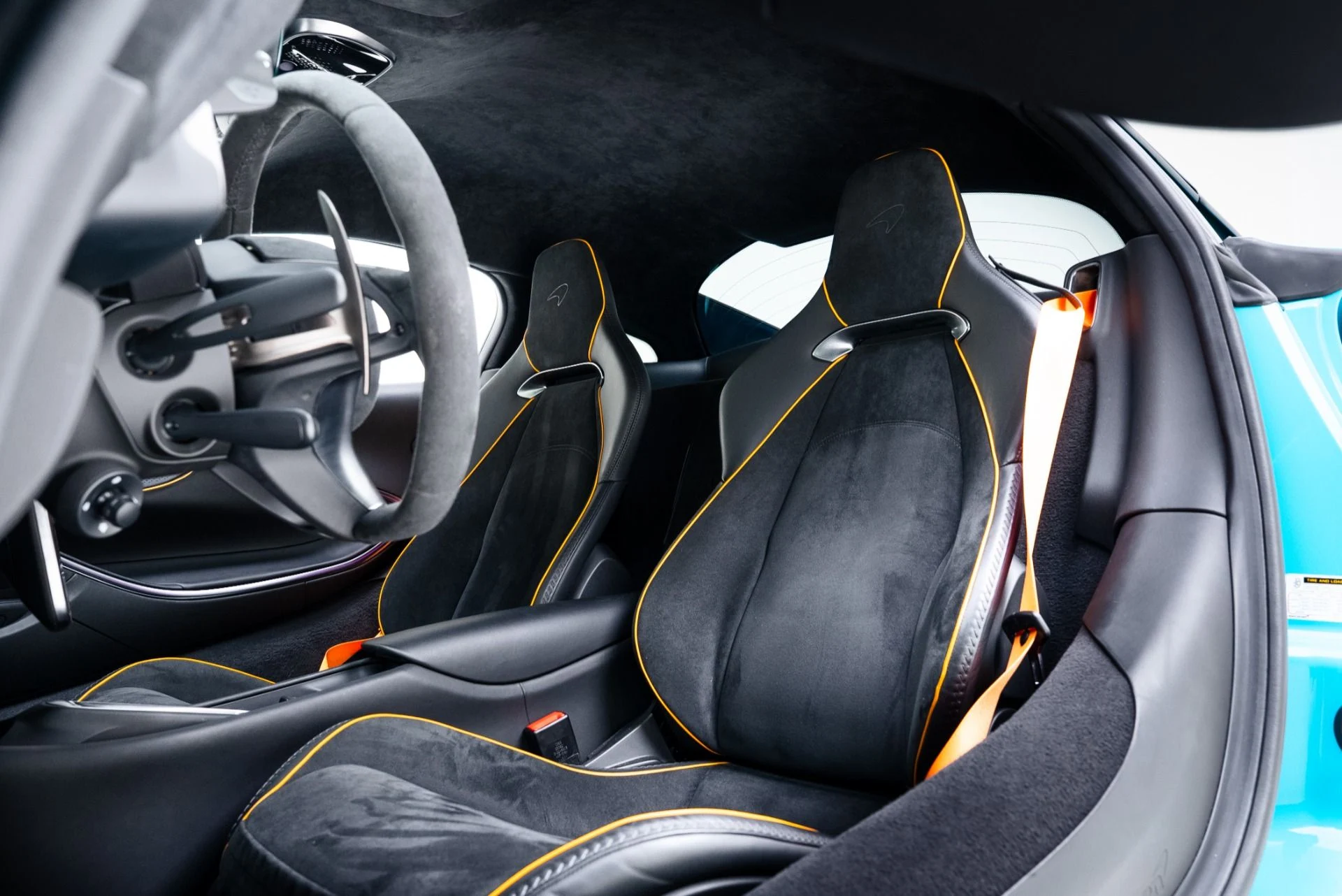 mph030_2503285933_Used_2023_Mc_Laren_Artura_1770682323_474d49790a