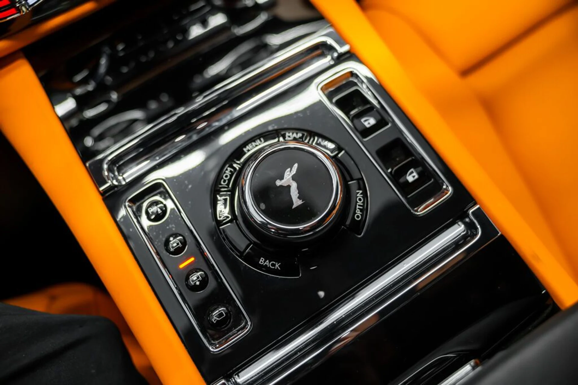 mph030_2509222429_rolls_royce_ghost_2021_jpg_v_1754355020_39324282f7
