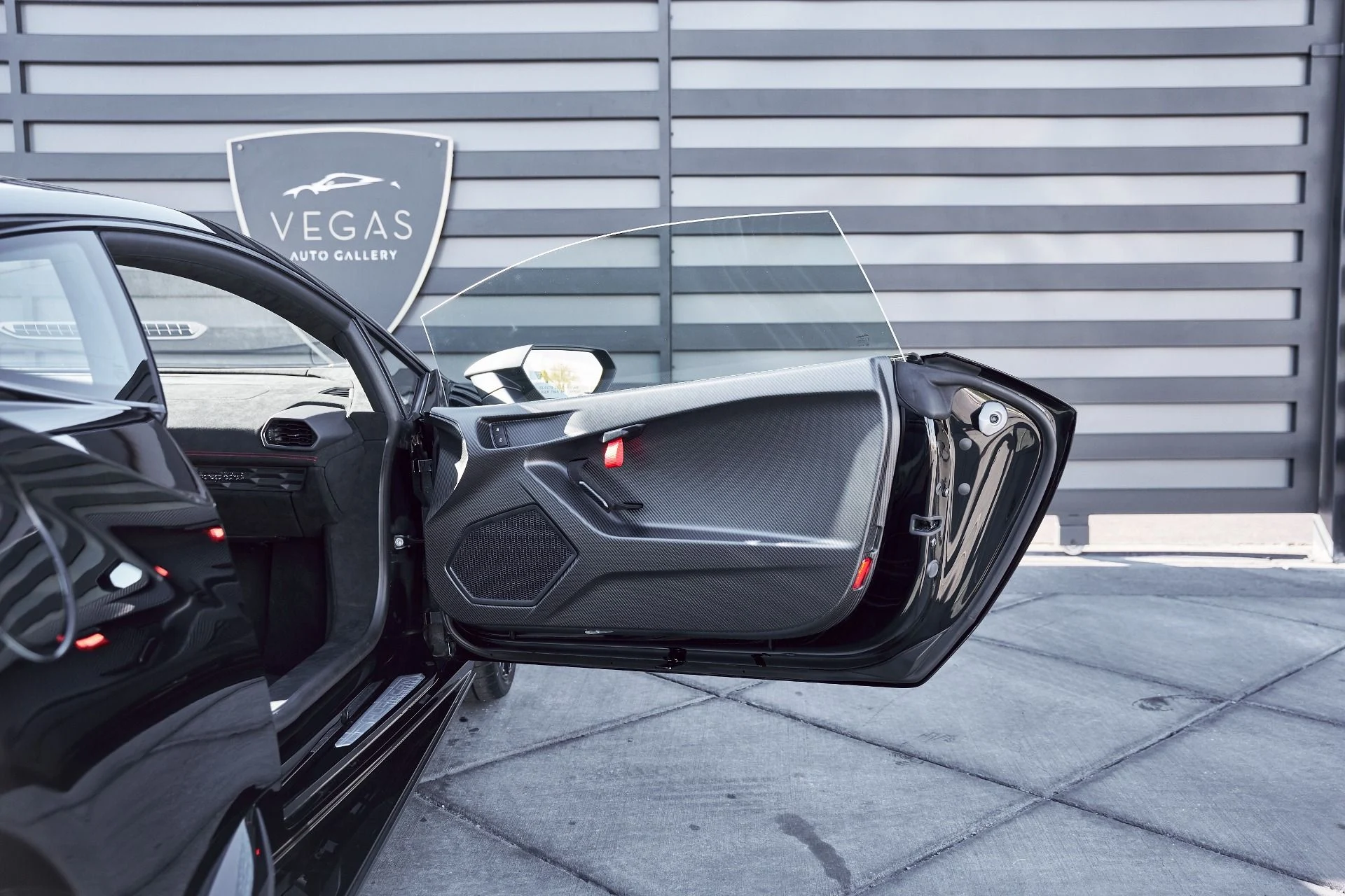 mph030_2525931925_Used_2024_Lamborghini_Huracan_STO_1768271415_edc8f786ed