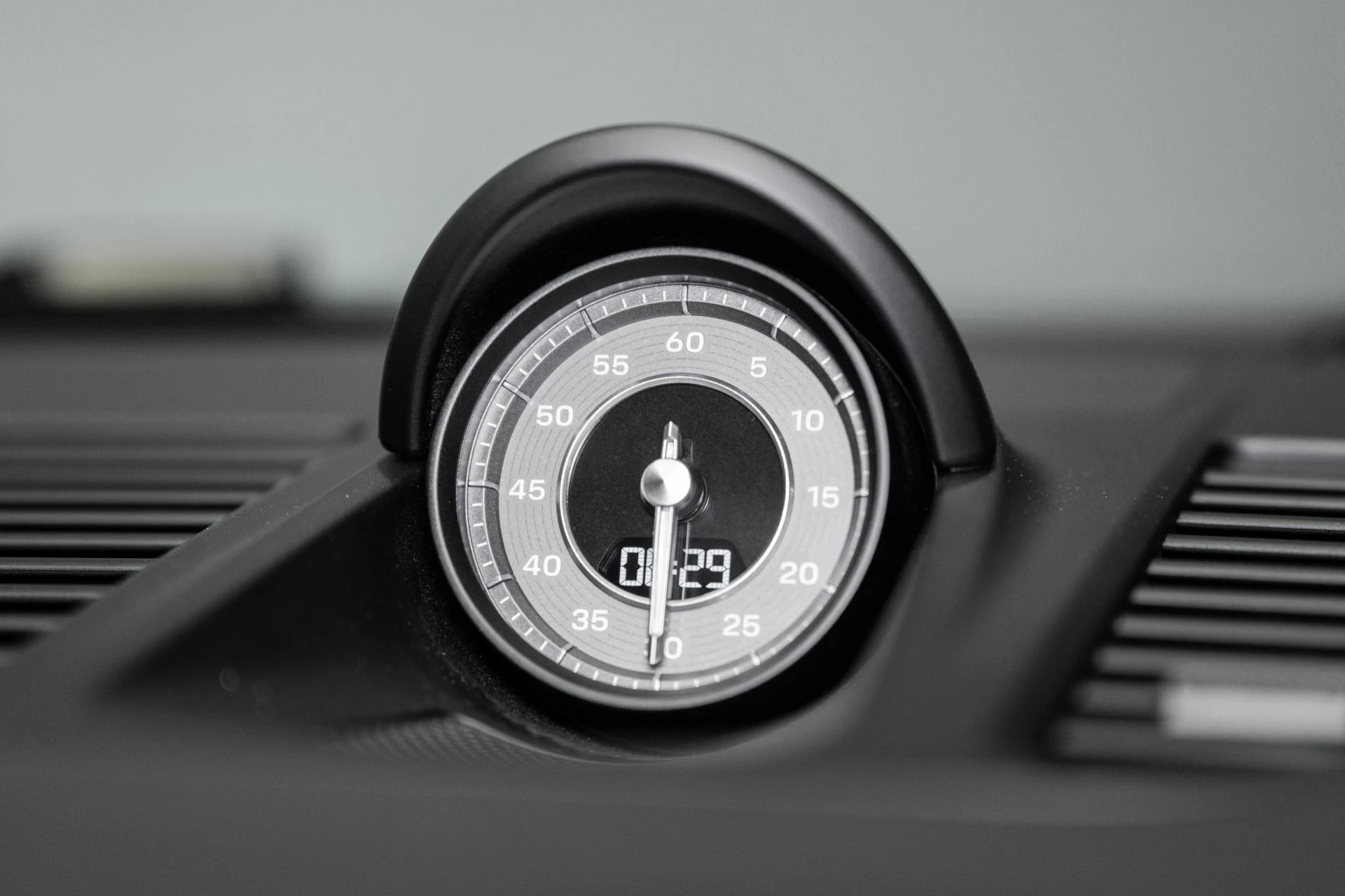 mph030_2527845345_Used_2021_Porsche_911_Turbo_S_1775321937_6496ec32e8