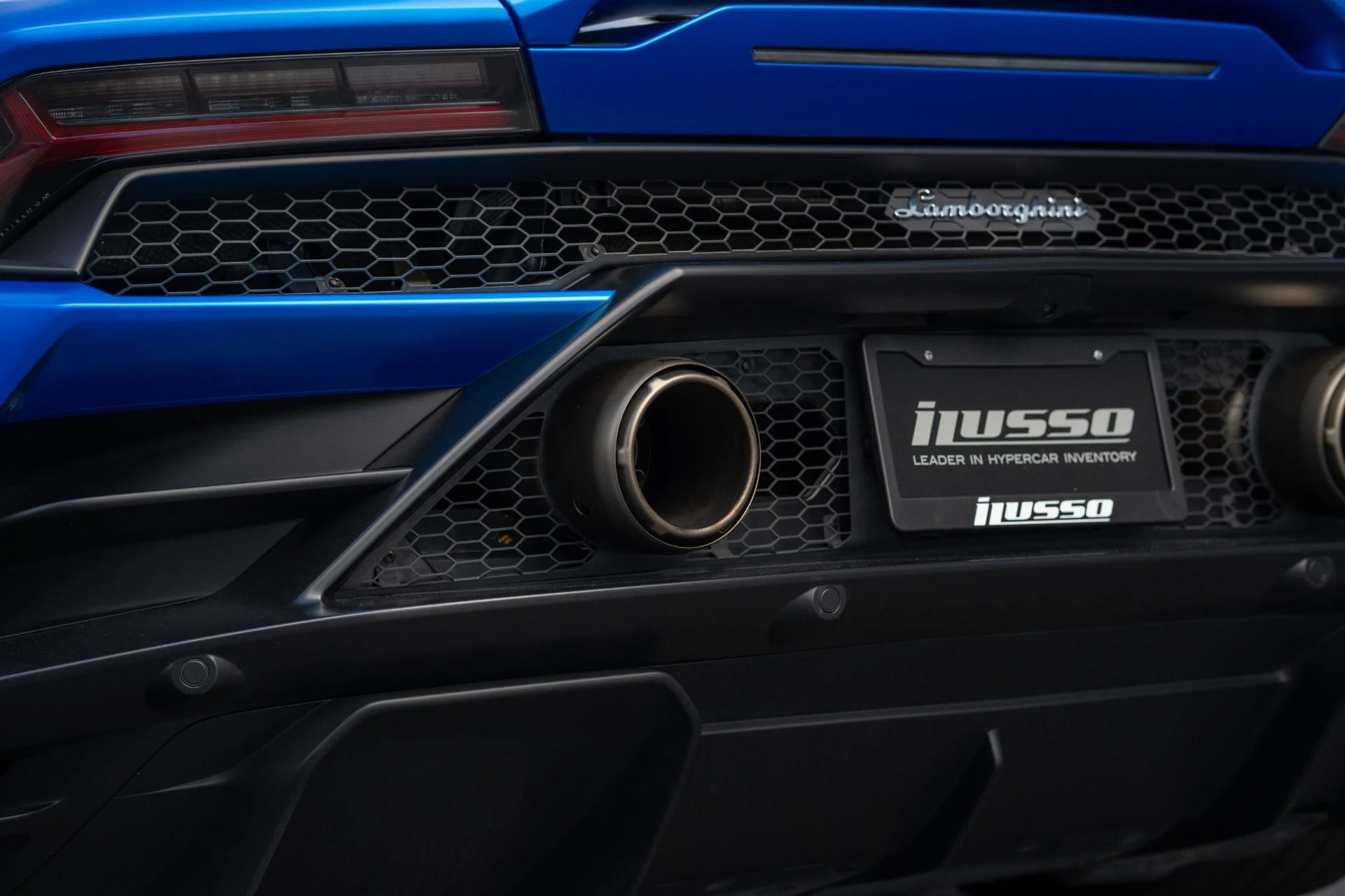 mph030_2534079640_Used_2023_Lamborghini_Huracan_EVO_Spyder_1763055563_9195ded9e6