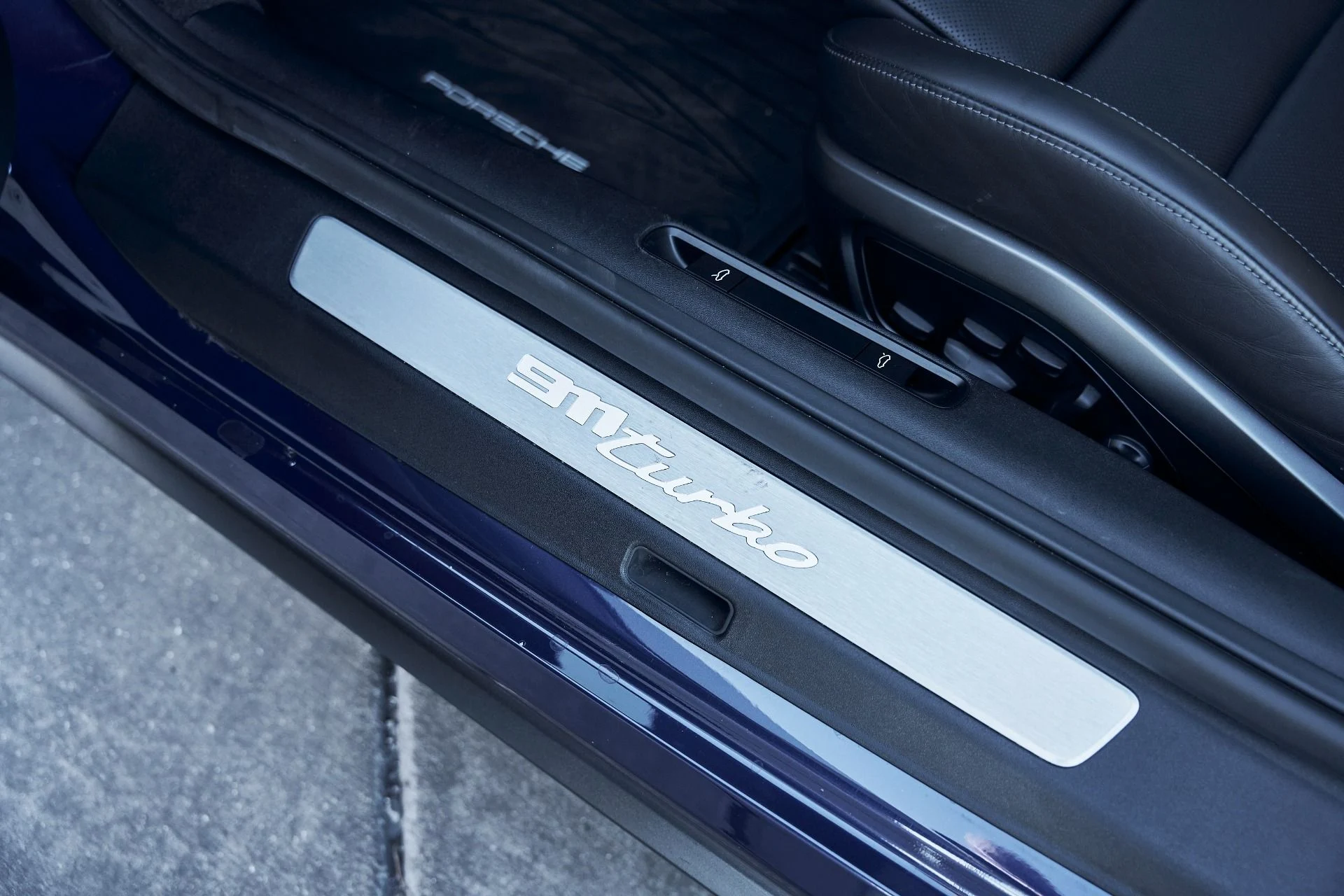 mph030_2534593419_Used_2024_Porsche_911_Turbo_1770087206_9cbd30d4d0