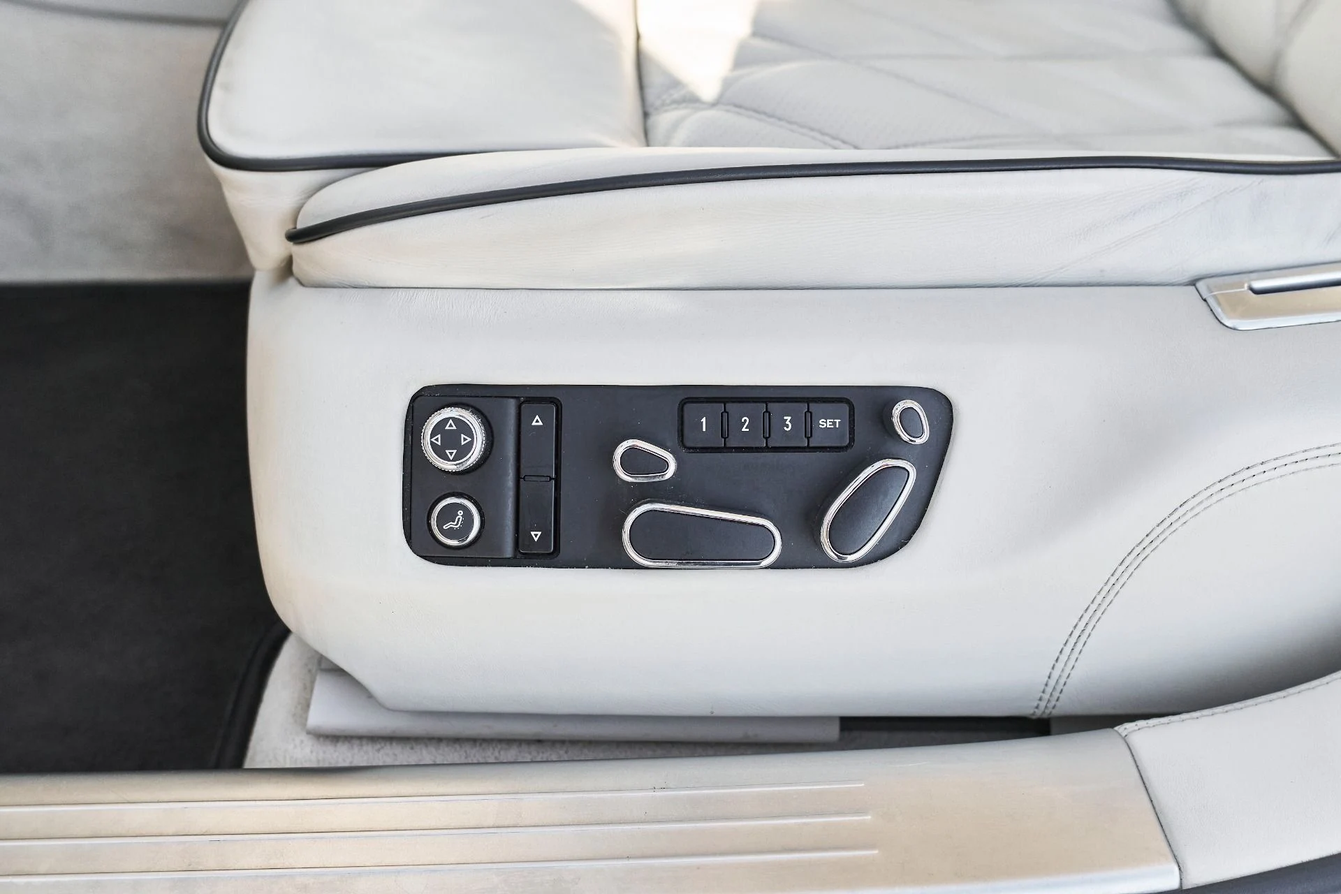 mph030_2539555246_Used_2012_Bentley_Continental_Flying_Spur_1765853774_92a6a575d9