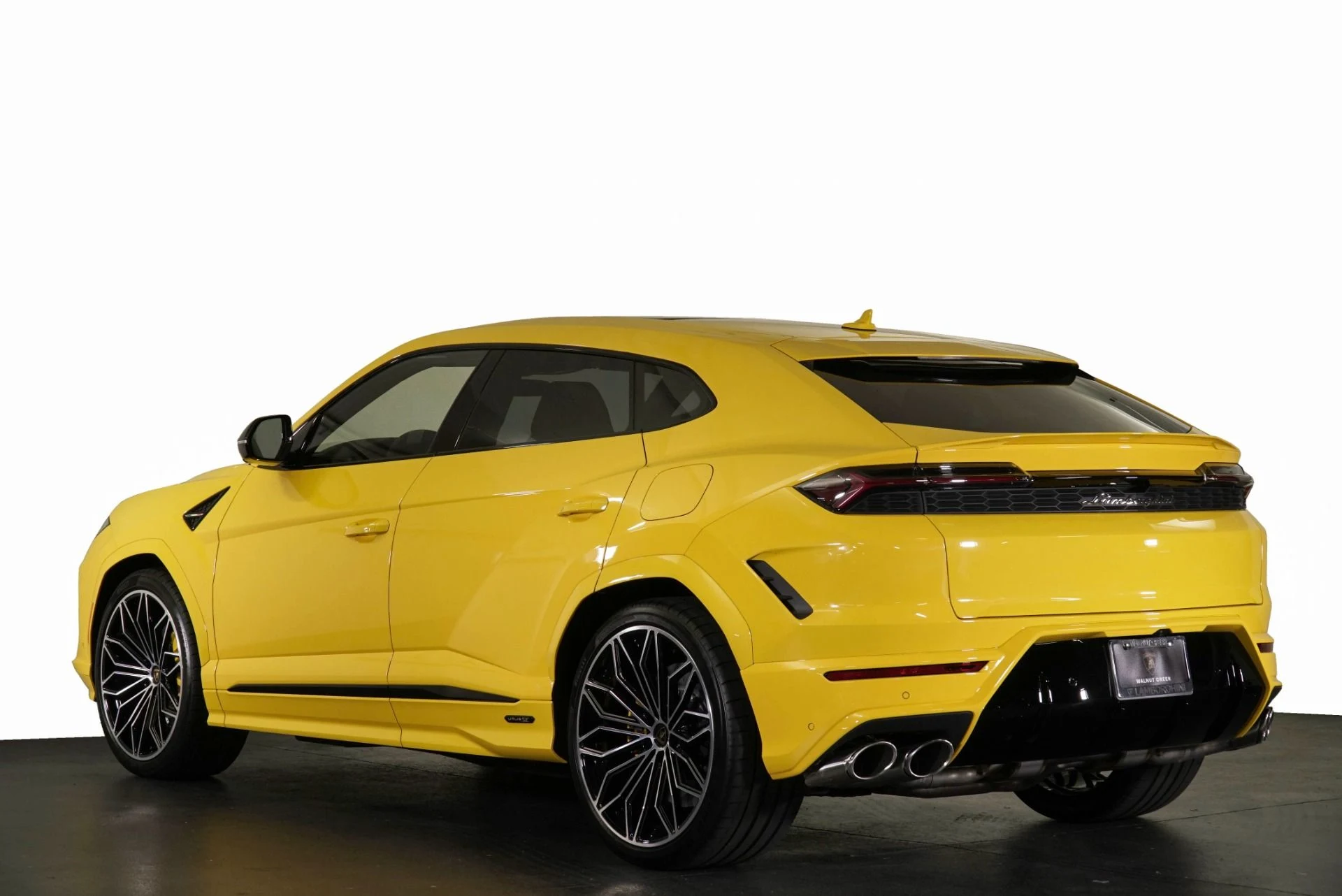 mph030_2548907936_New_2026_Lamborghini_Urus_SE_1776446130_2edb4d6a32