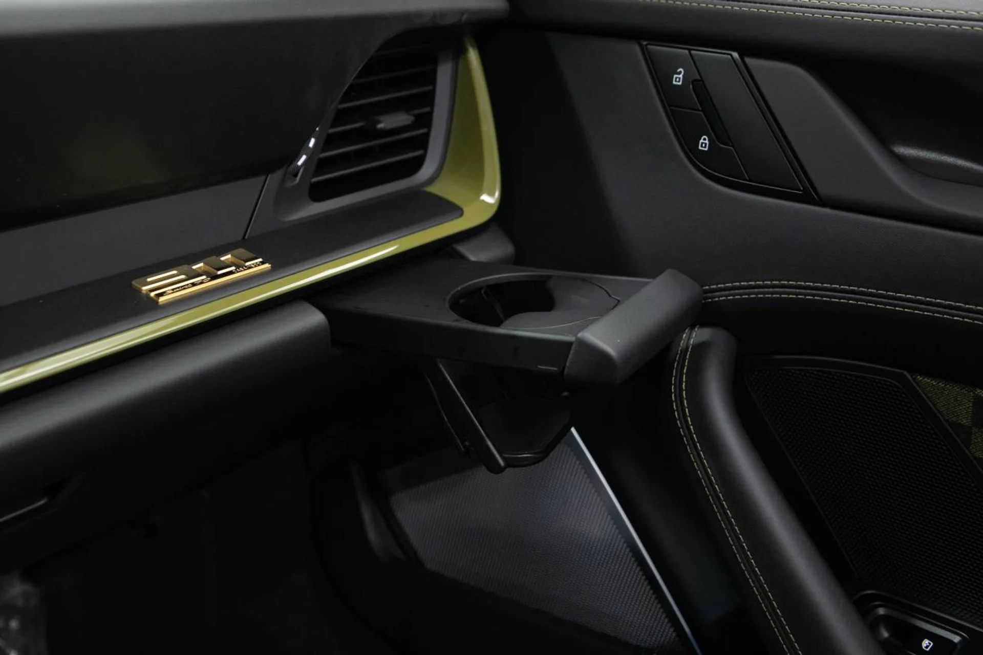 mph030_2554659020_62479e7677a92947279114ddefc5adb1x_92362f46cf