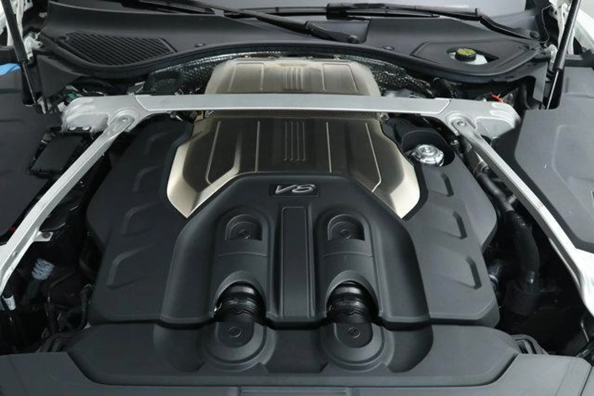 mph030_2558133814_W_Xrr_VQ_7_C_Wc_YX_Tlw5_Nli_A_DM_Yo_N8_3e993a8188