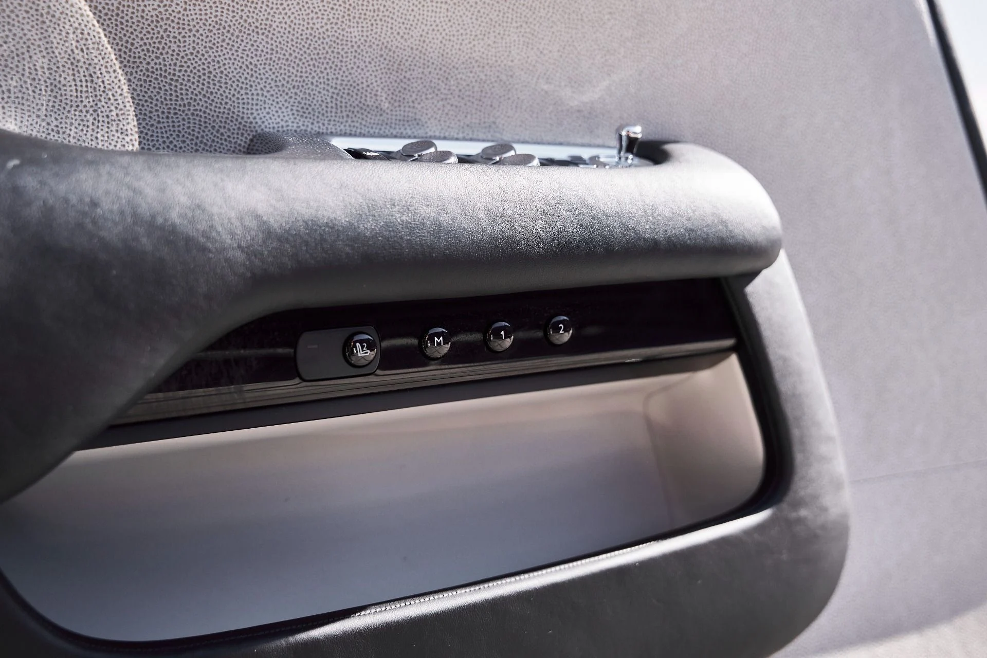 mph030_2573336534_Used_2015_Rolls_Royce_Wraith_1770669833_41e827269e