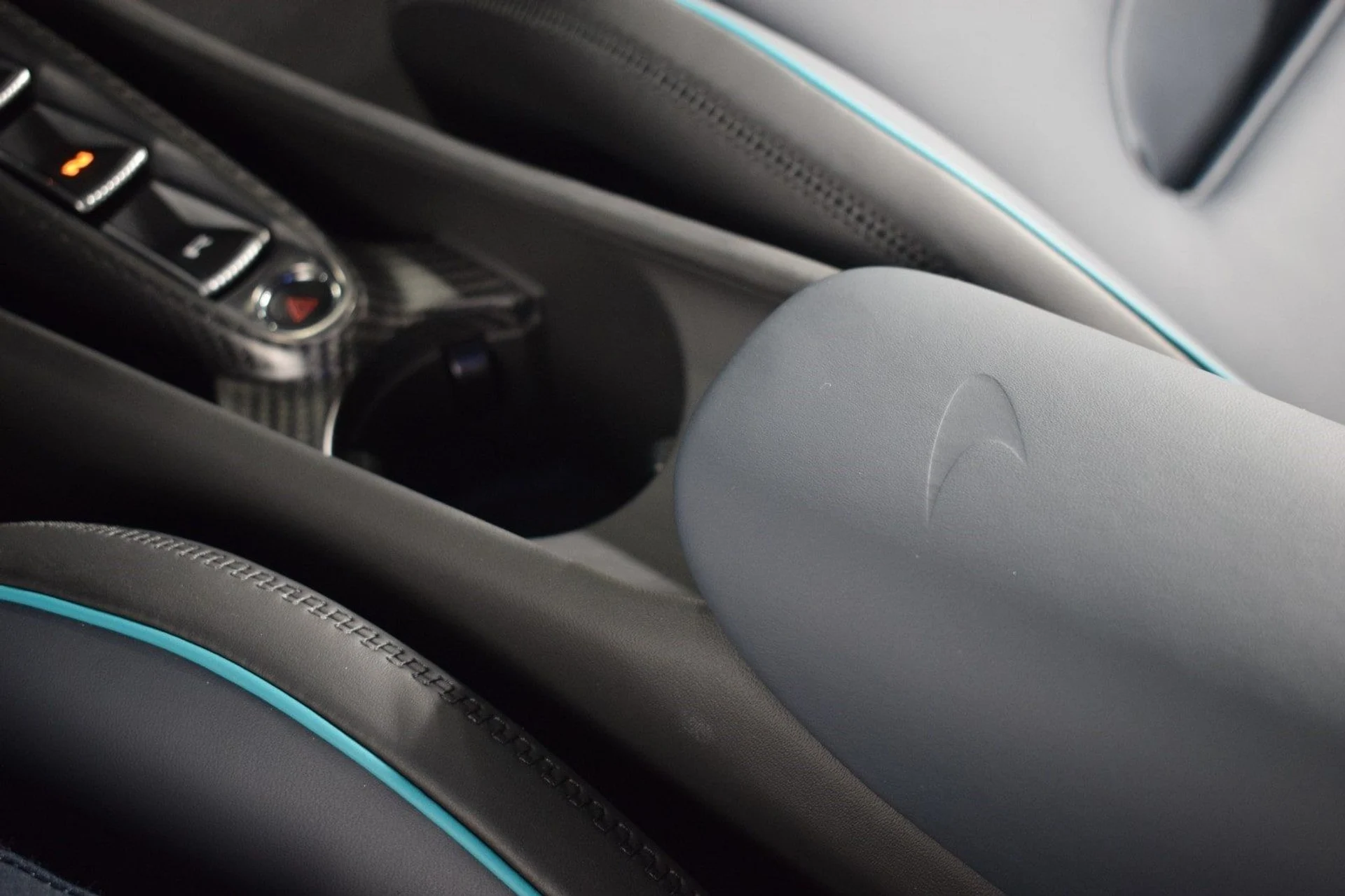 mph030_2576718086_591ba0d9f5fbfb8321af033039b3021cx_8c6f677df6