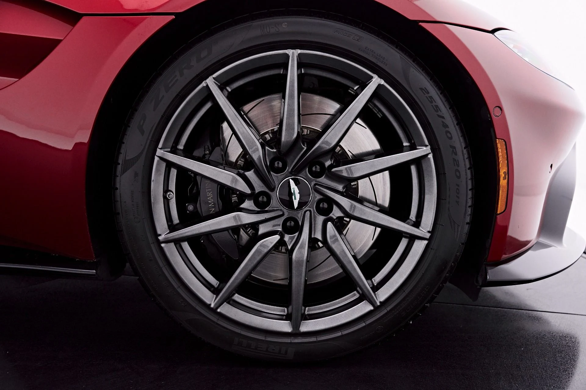 mph030_2579208672_Used_2020_Aston_Martin_Vantage_Base_1777504293_aa1907dc2a