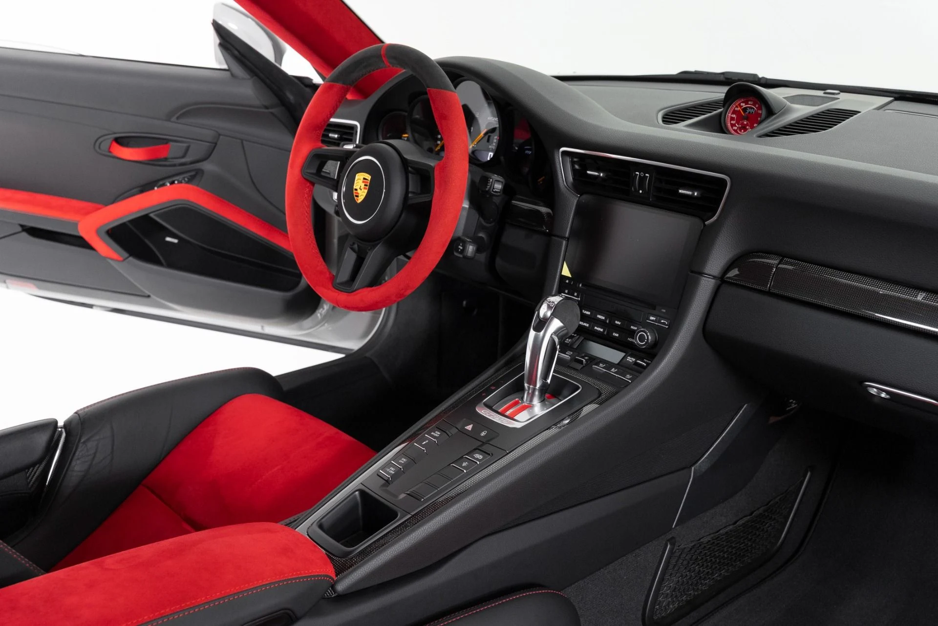 mph030_2581772207_Used_2018_Porsche_911_GT_2_RS_1756256413_f37135f8d3