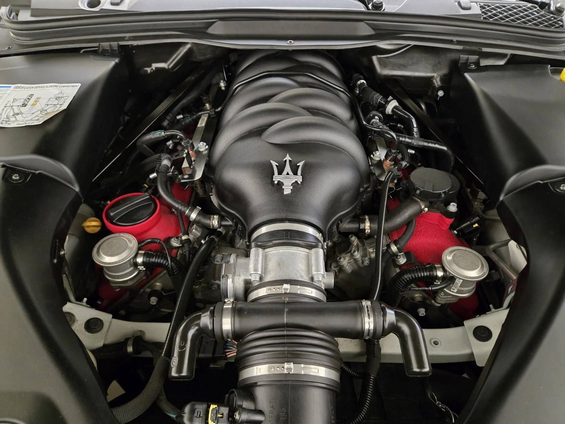 mph030_2592385166_Used_2018_Maserati_Gran_Turismo_Sport_1753165780_1ddb882112