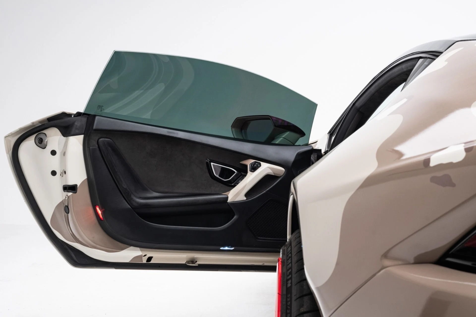 mph030_2594147890_Used_2015_Lamborghini_Huracan_LP_610_4_1777064633_752be52cb9