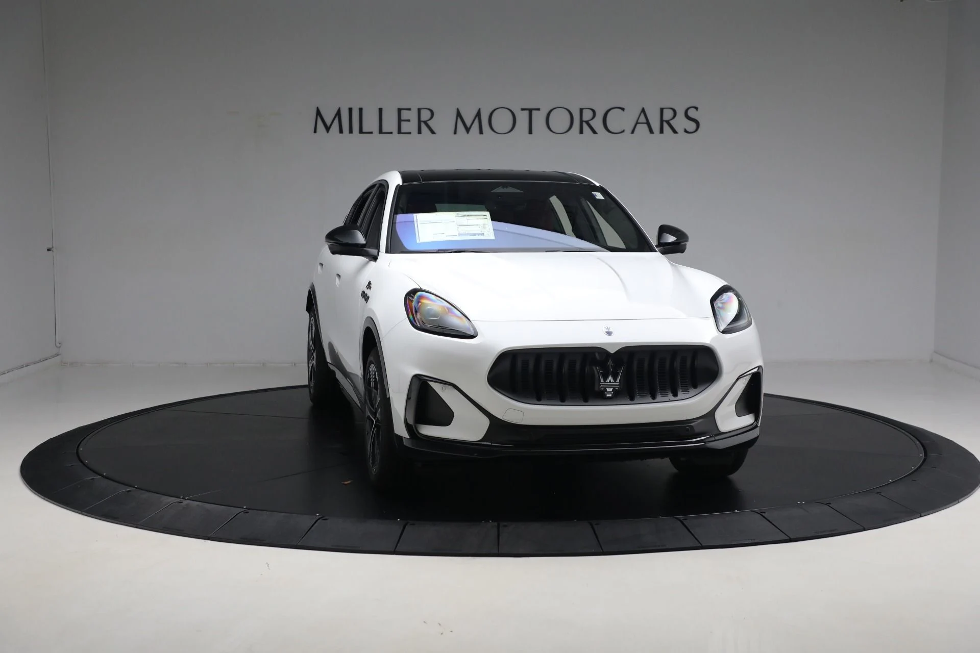 mph030_2600974439_New_2025_Maserati_Grecale_Folgore_af33f5a1cc
