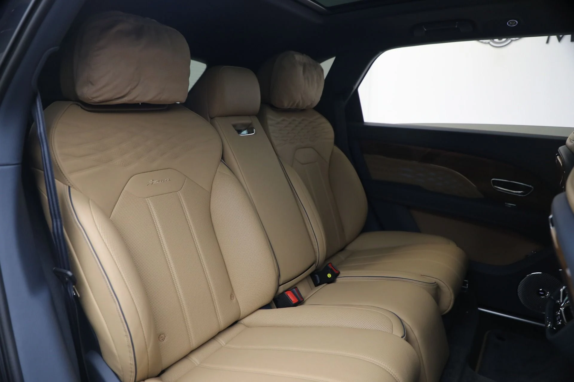 mph030_2621351841_Used_2026_Bentley_Bentayga_EWB_Azure_V8_1788463041_d6d5865fa1