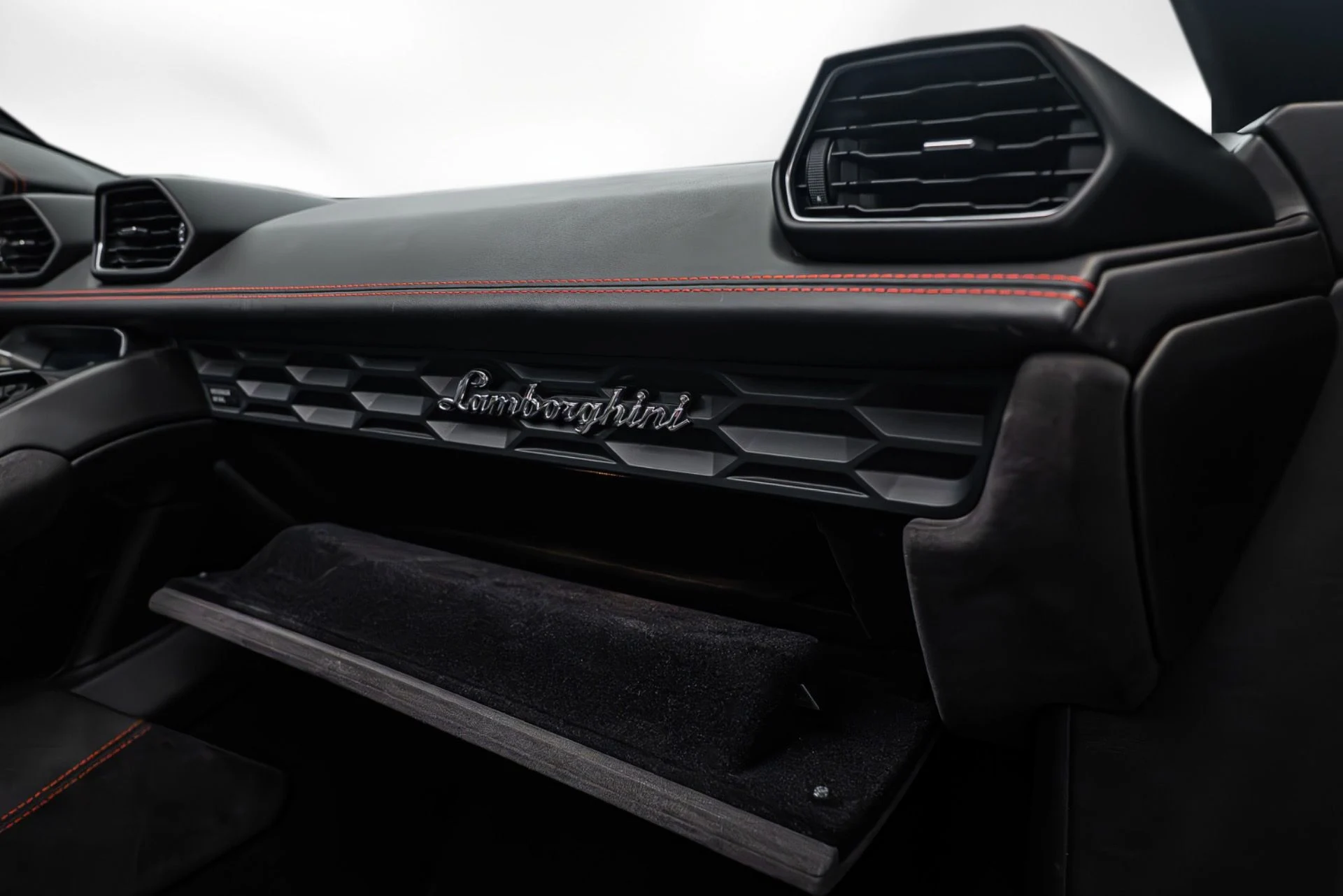 mph030_2623879482_Used_2016_Lamborghini_Huracan_LP_610_4_Spyder_1781713256_c3407c8254