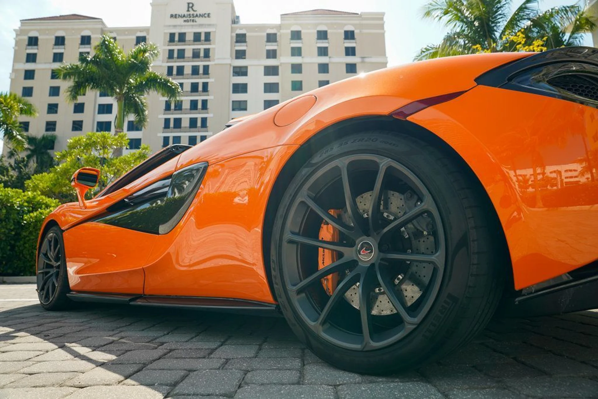 mph030_2625296588_used_2018_mclaren_570s_spider_14354_22891400_31_1024_1219d77a04