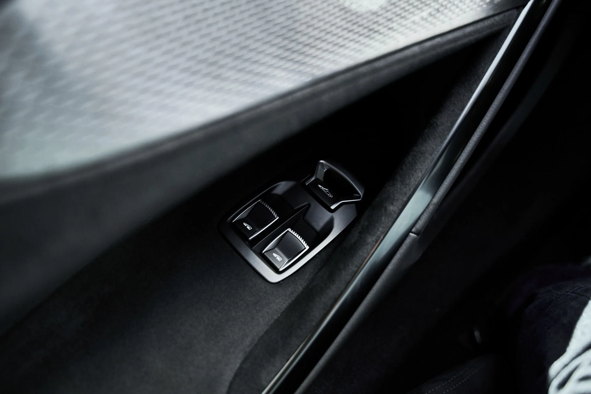 mph030_262817685_Used_2024_Mc_Laren_Artura_1774742222_7f0fbdda63