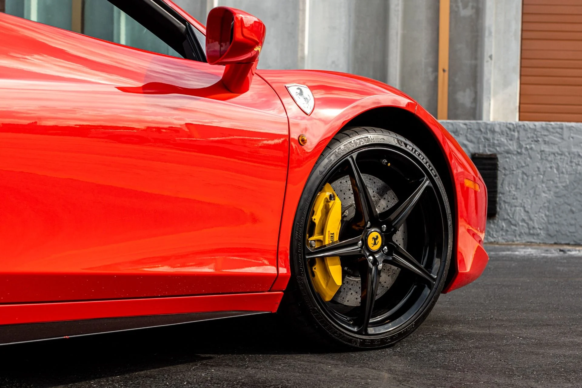 mph030_2633658320_Used_2013_Ferrari_458_Spider_Front_Rear_Parking_Sensors_Front_Lift_Carbon_Dash_Inserts_Central_Bridge_1655238519_efedc01b50