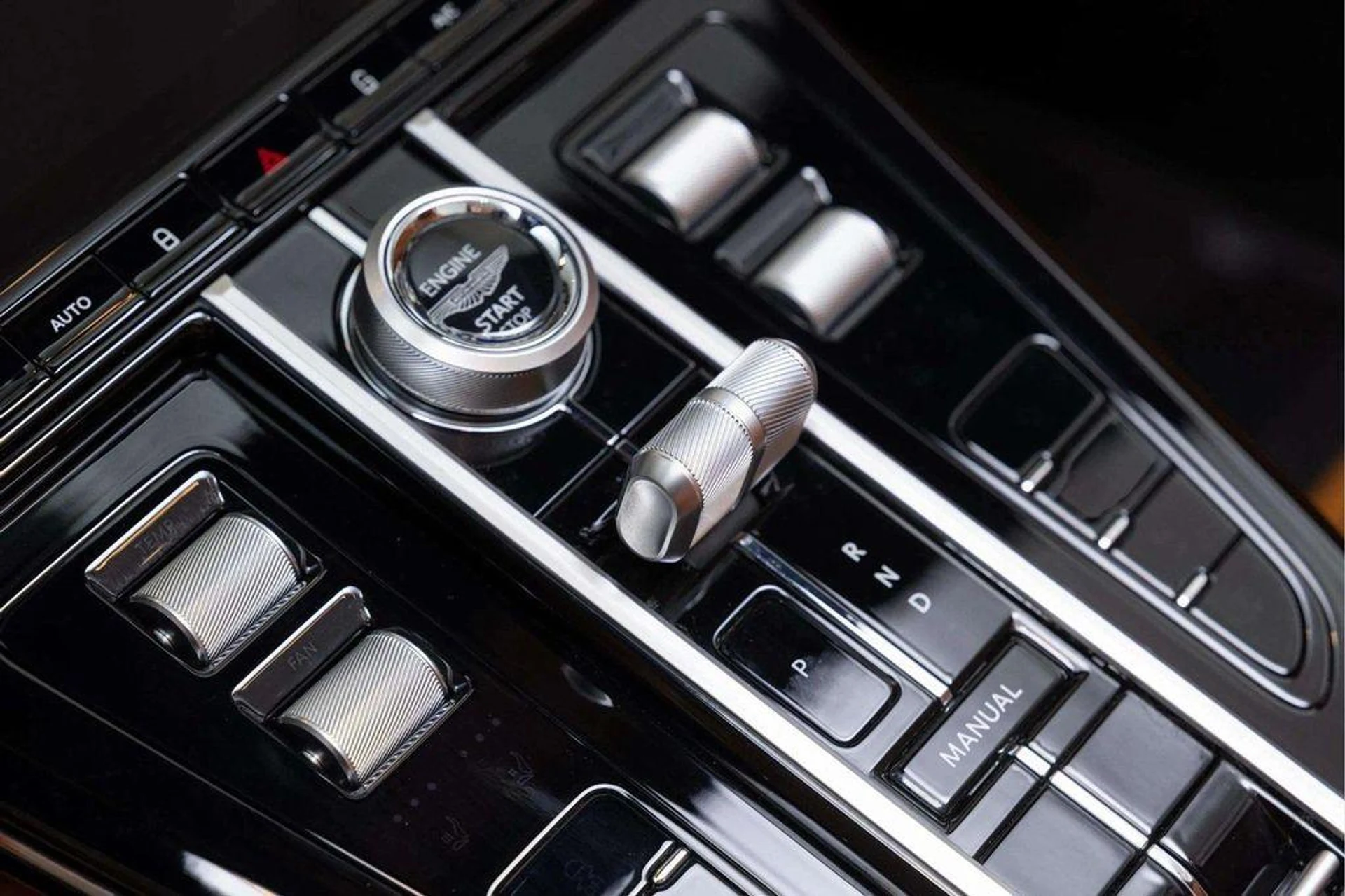 mph030_2646923212_u_NHXR_9g9_FT_4h_F5_b_IZ_6u_Rm_SO_Gu_A_64e0d82c08