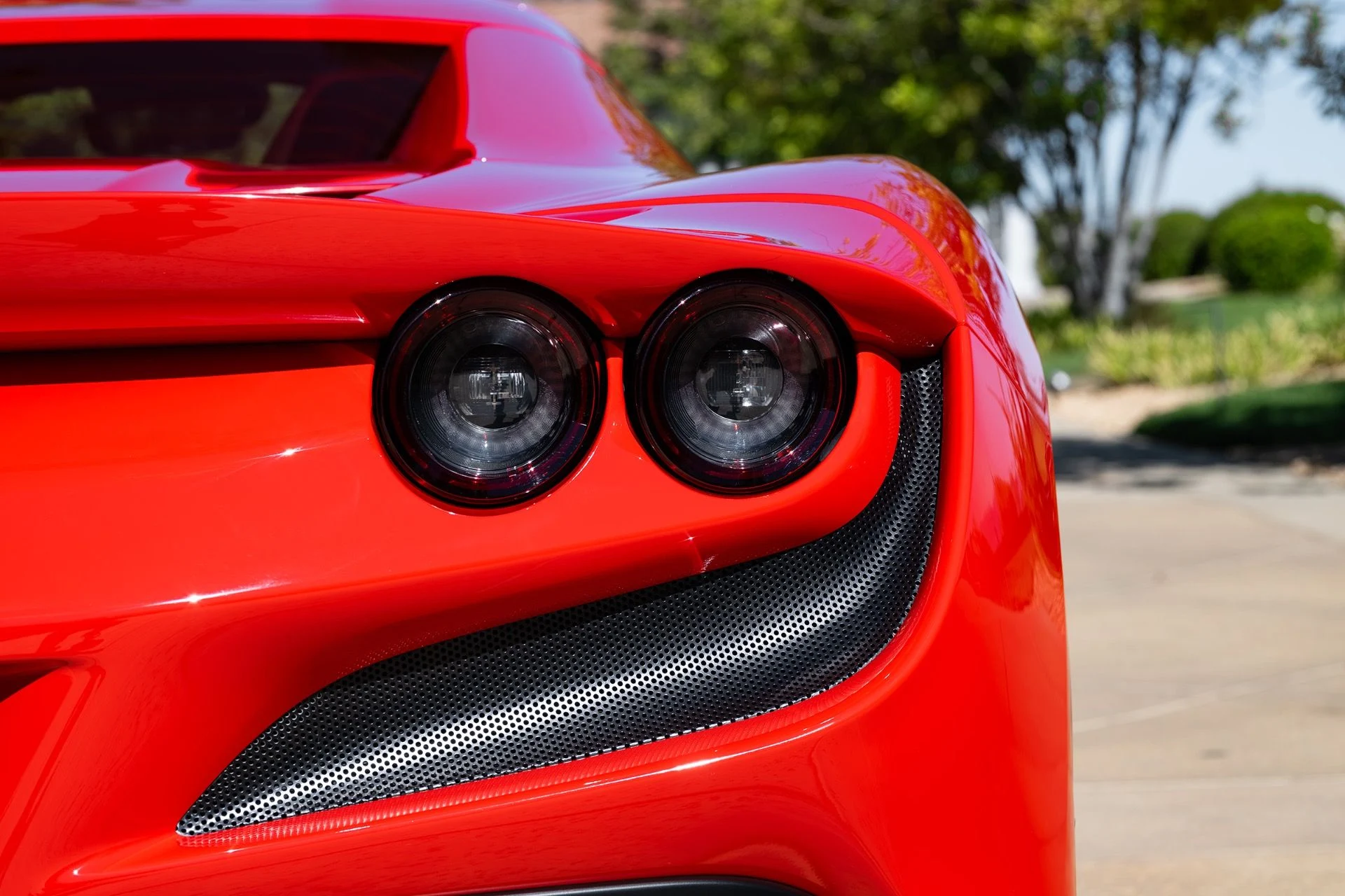 mph030_2651810515_Used_2022_Ferrari_F8_Spider_1791574017_76c9d53531