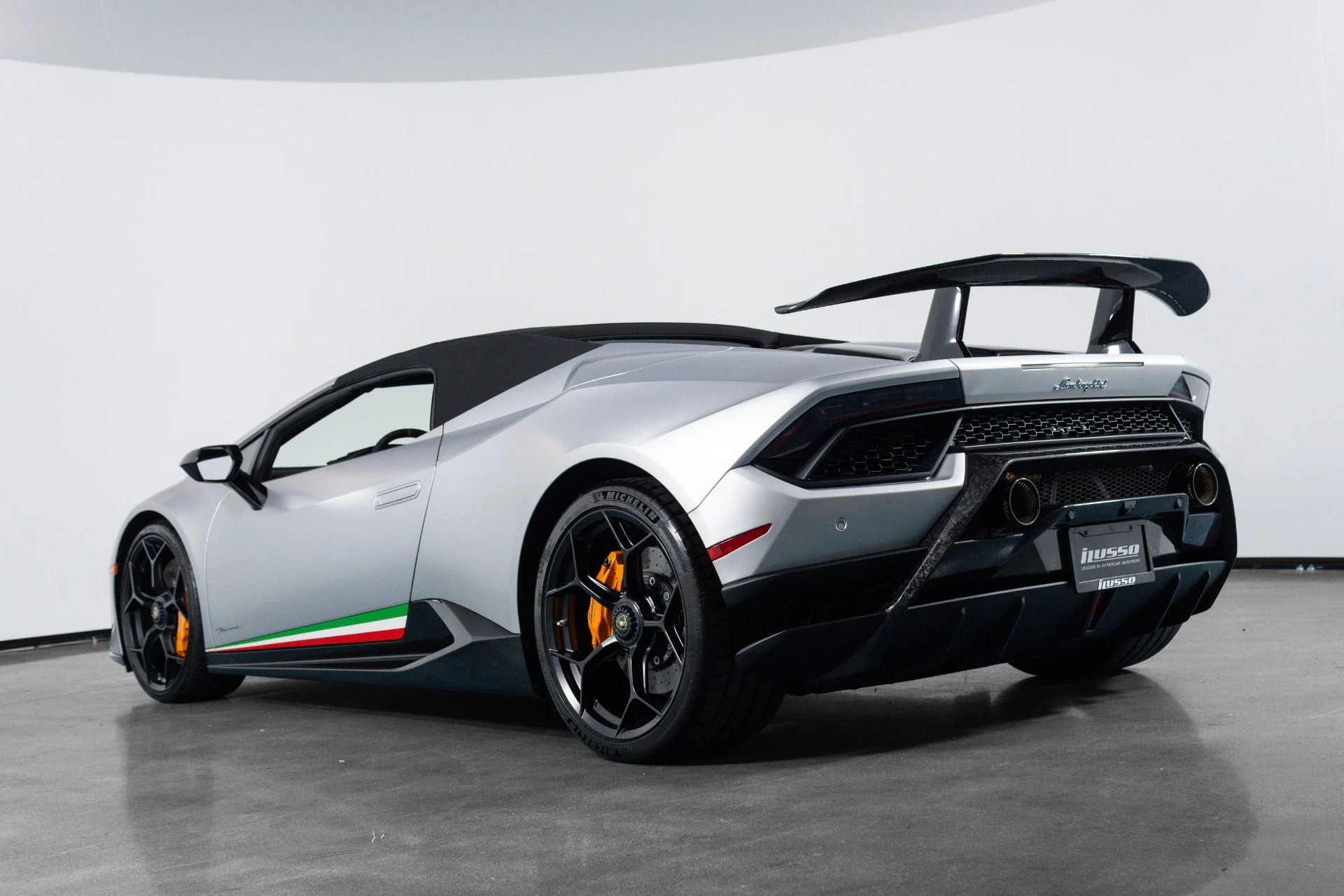mph030_2656152334_Used_2018_Lamborghini_Huracan_Performante_Spyder_1781732323_6ea7a88325