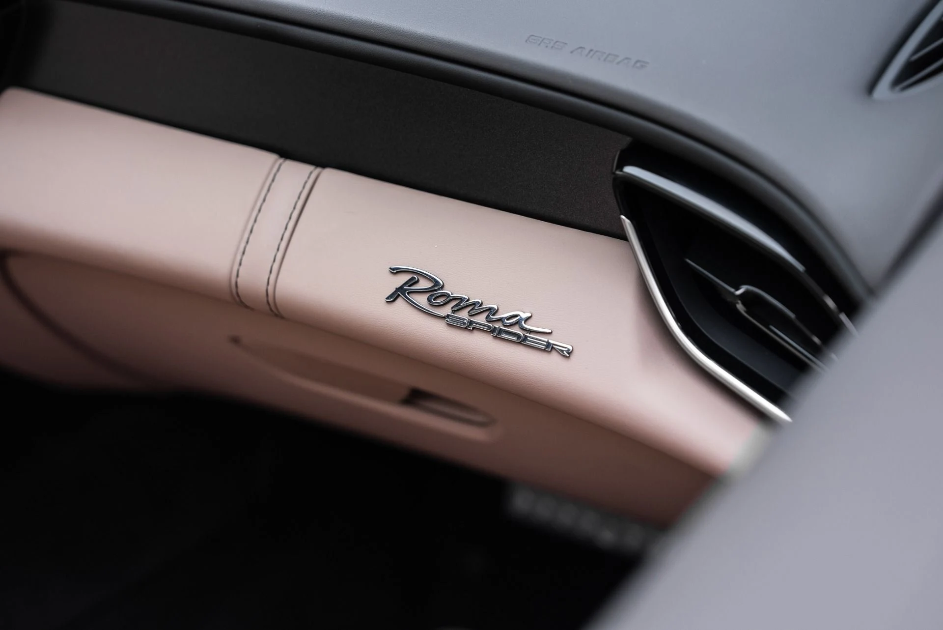 mph030_2667457014_Used_2025_Ferrari_Roma_Spider_1767891768_8a417d3e0e