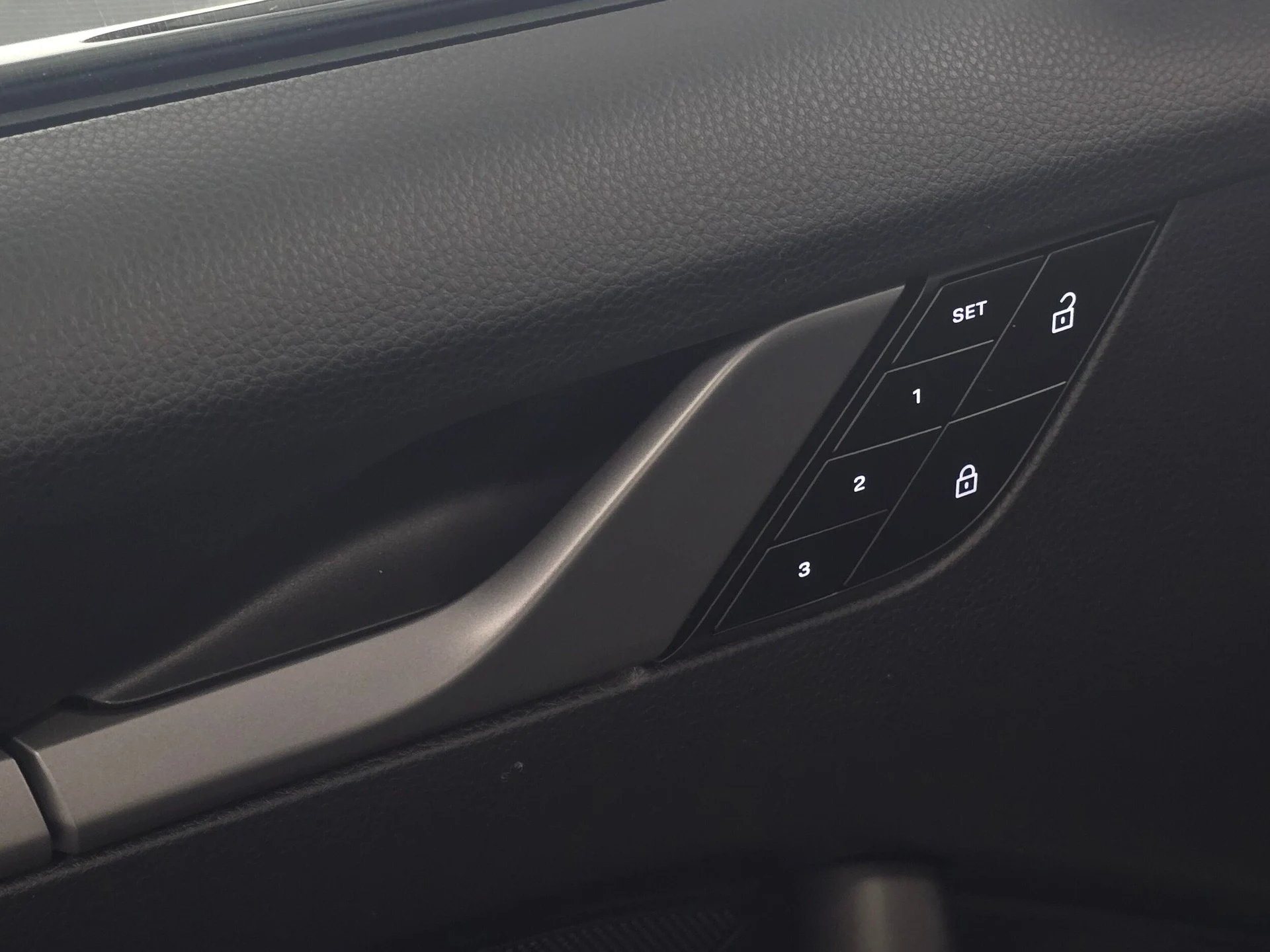 mph030_2673472568_b2fe24edc723424b00848296189e97cax_fdc2969ee2