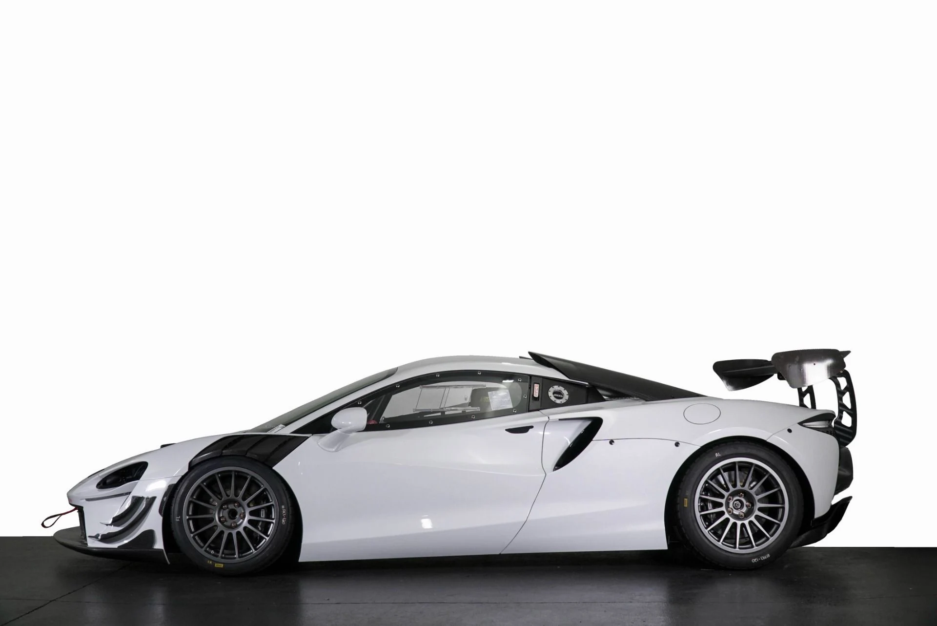 mph030_2674043776_Used_2023_Mc_Laren_Artura_Trophy_EVO_1775707442_beded4e2ed