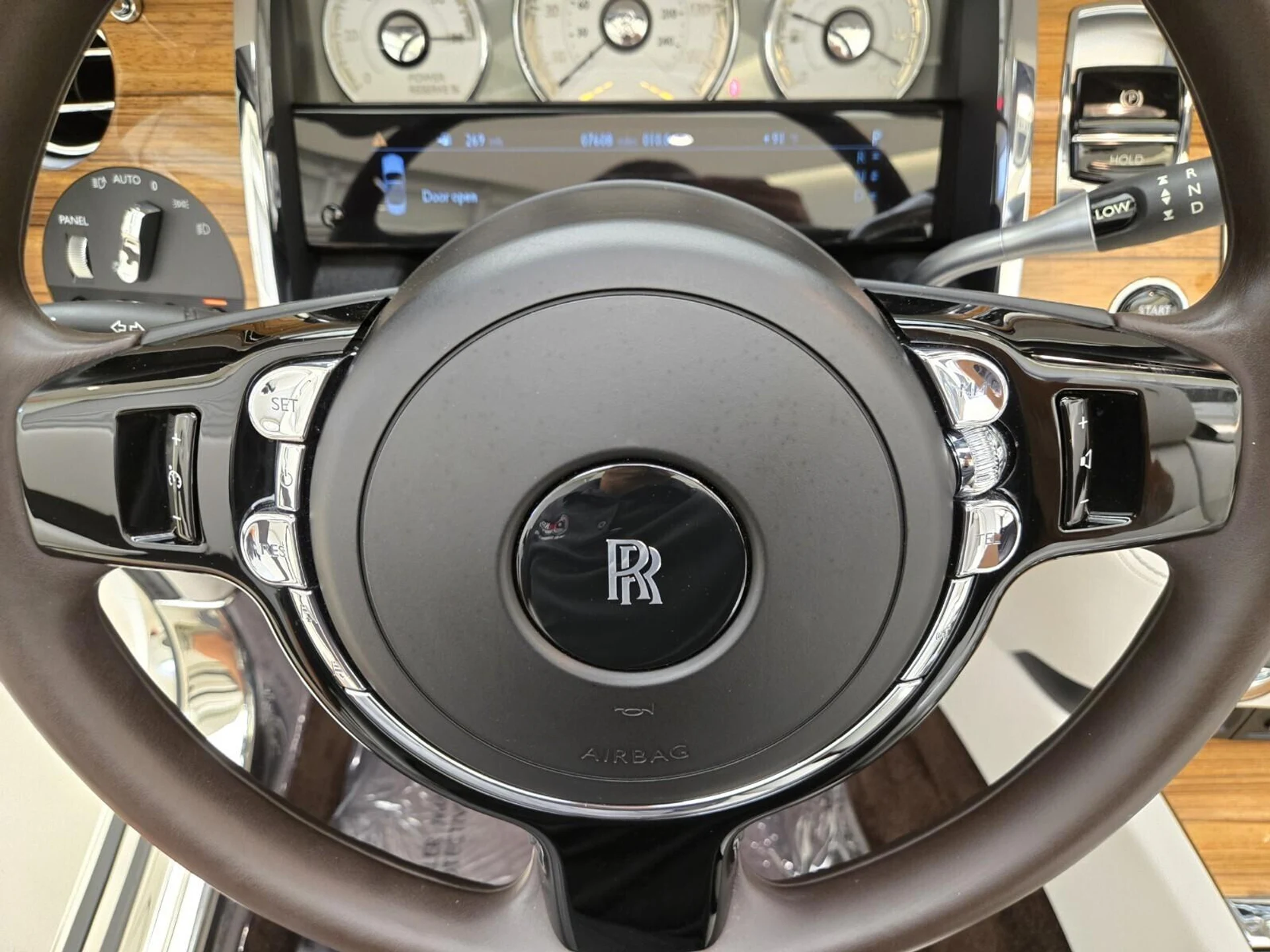 mph030_2674410517_Used_2016_Rolls_Royce_Dawn_1753165568_ed29094f40