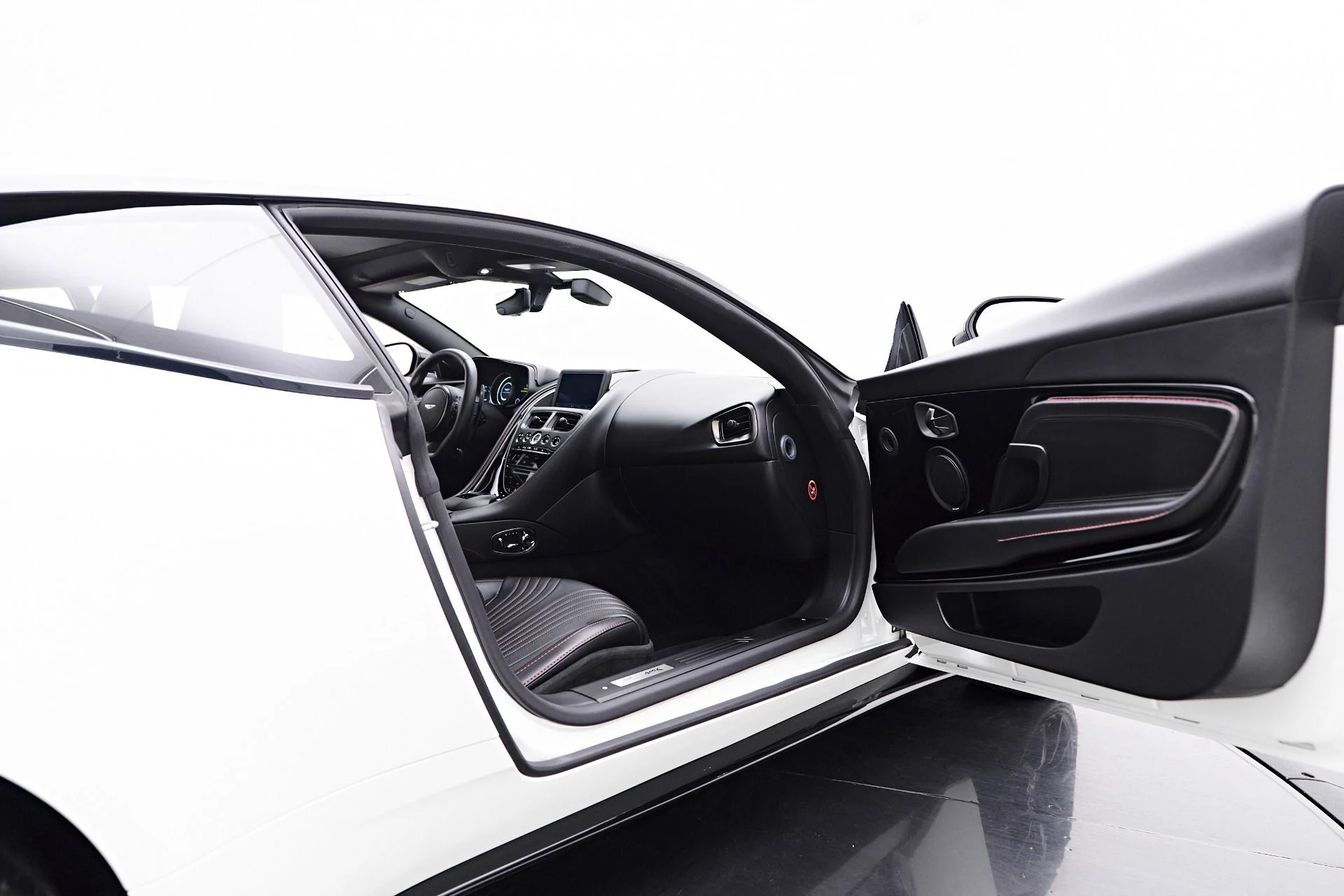 mph030_2678492875_Used_2020_Aston_Martin_DB_11_AMR_1756239360_d2de38bd05