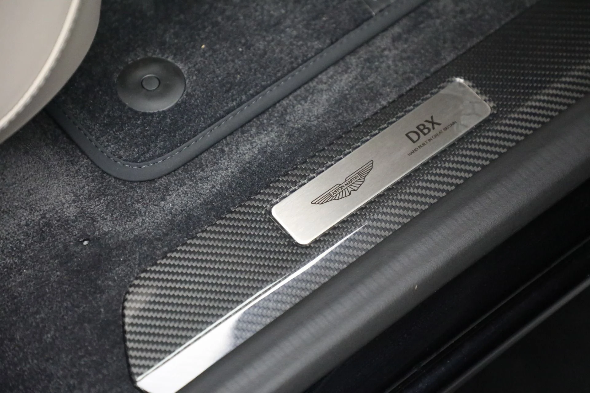 mph030_26795756_New_2025_Aston_Martin_DBX_707_6e2475effb