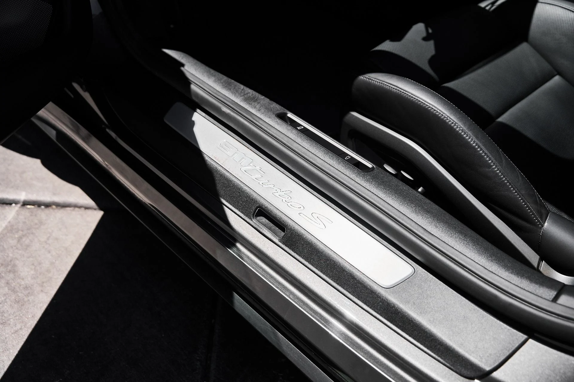 mph030_2679666589_Used_2021_Porsche_911_Turbo_S_1781810403_4999e4e889