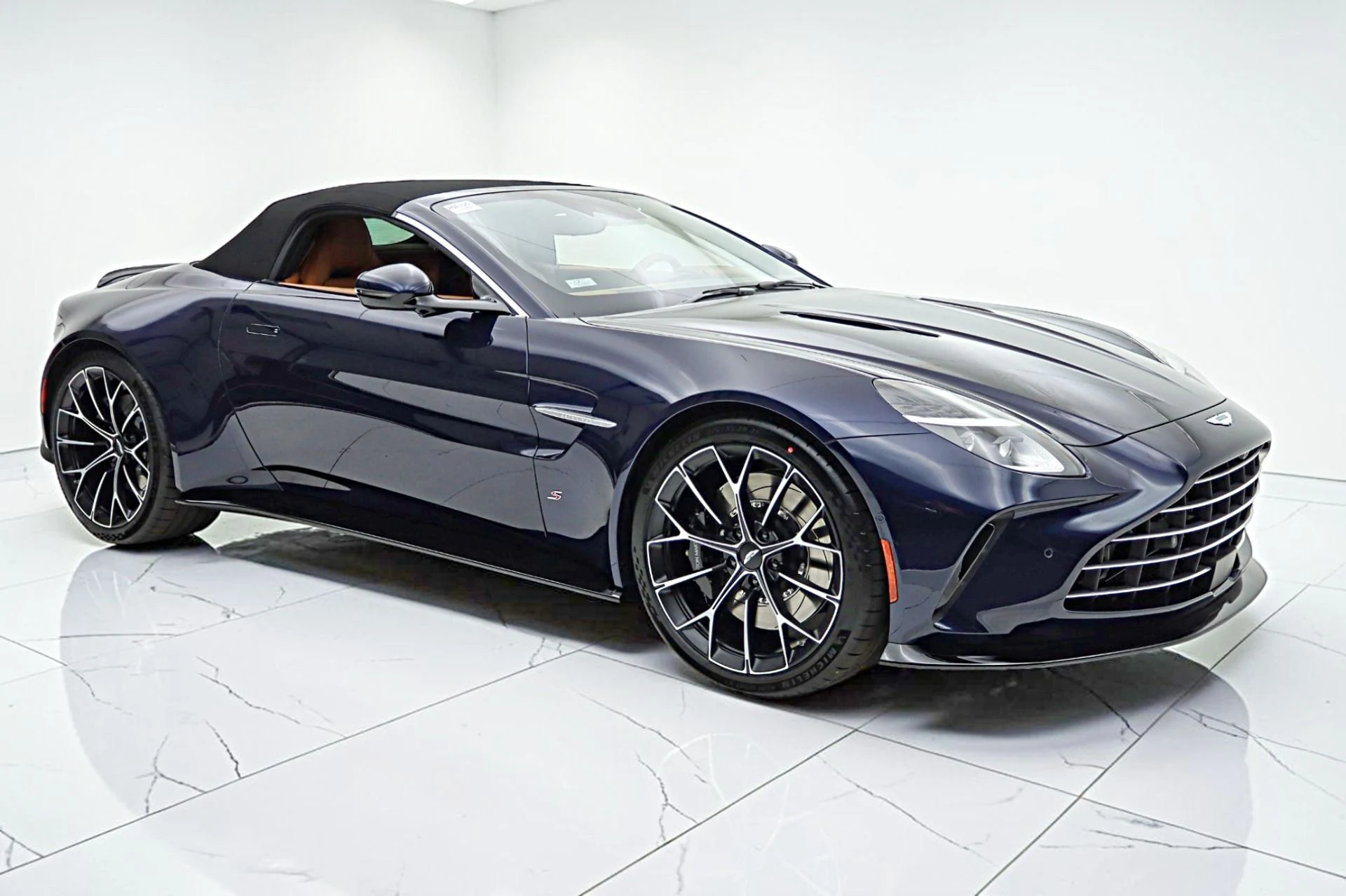 mph030_2682382850_New_2026_Aston_Martin_Vantage_S_Roadster_fb369120ba
