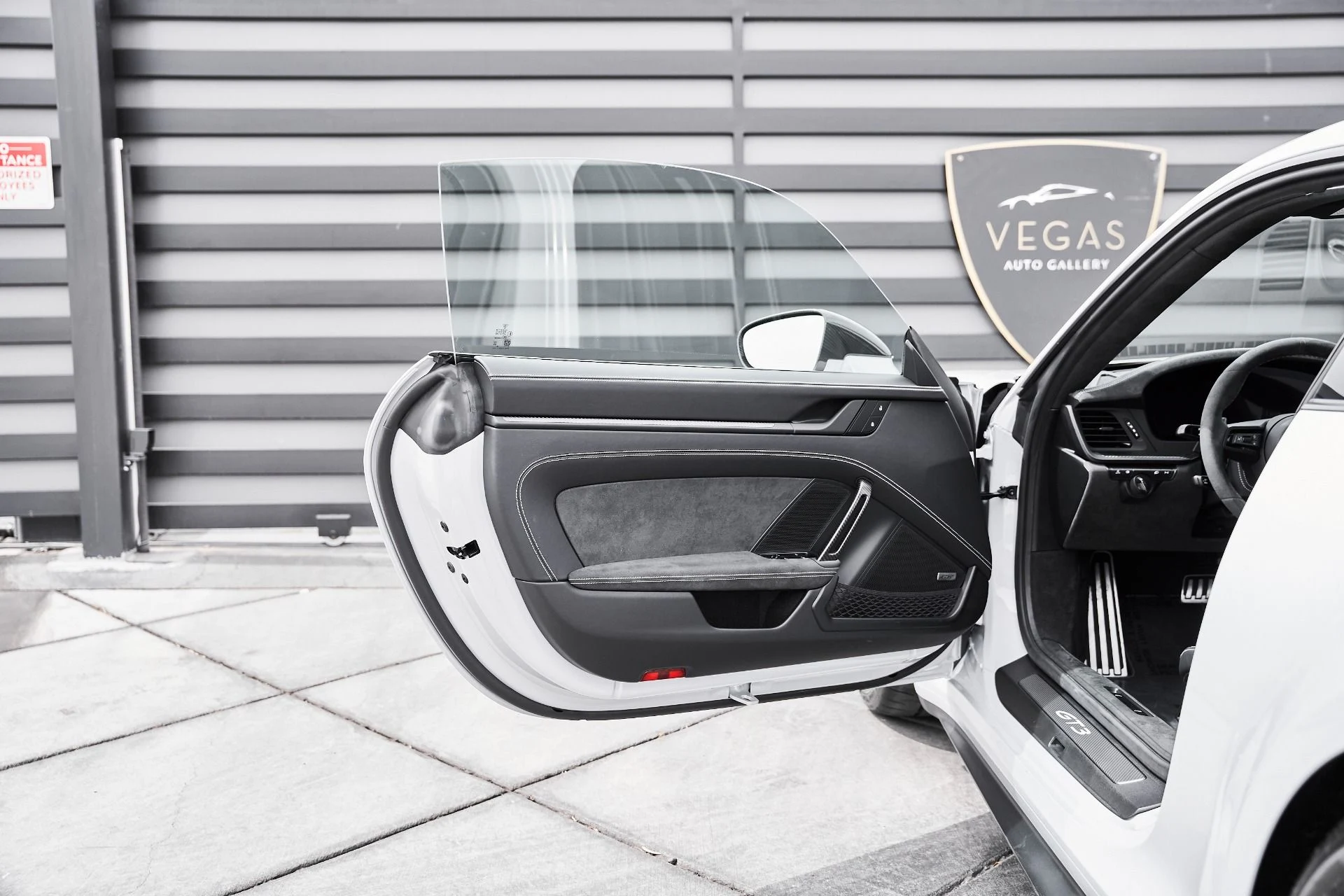 mph030_2684698650_Used_2026_Porsche_911_GT_3_1774923028_96005fbe24